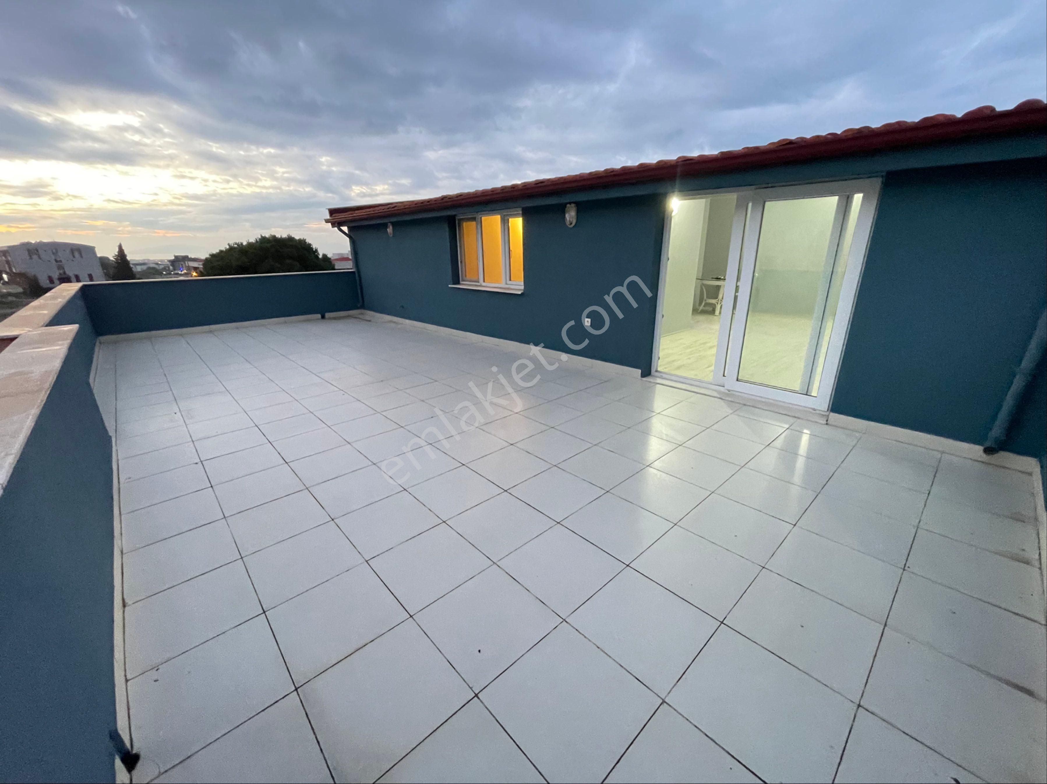 Kuşadası Davutlarda 5+1 Havuzlu Sitede Kiralık Çatı Dublex Daire - Görsel 29