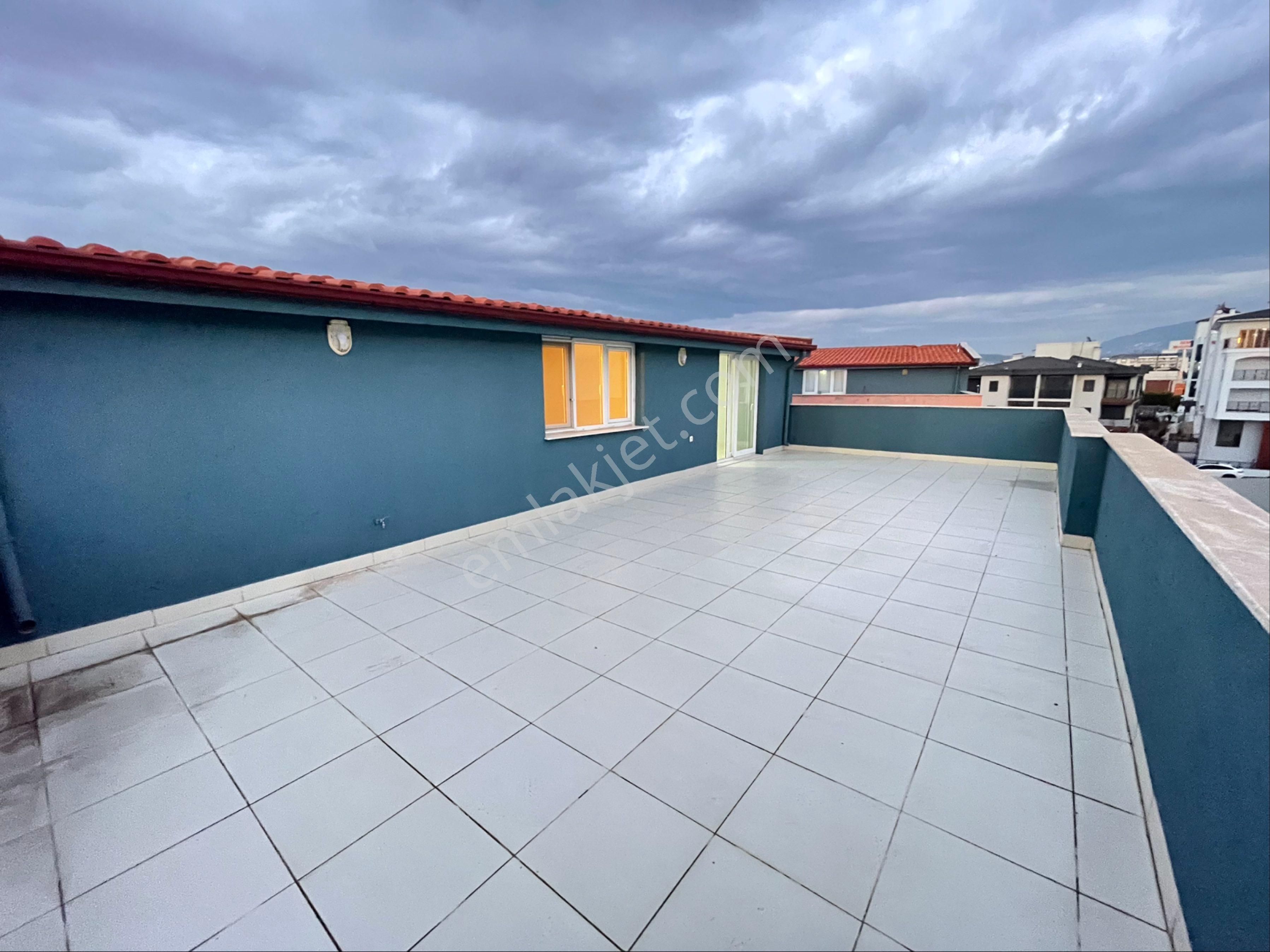 Kuşadası Davutlarda 5+1 Havuzlu Sitede Kiralık Çatı Dublex Daire - Görsel 30