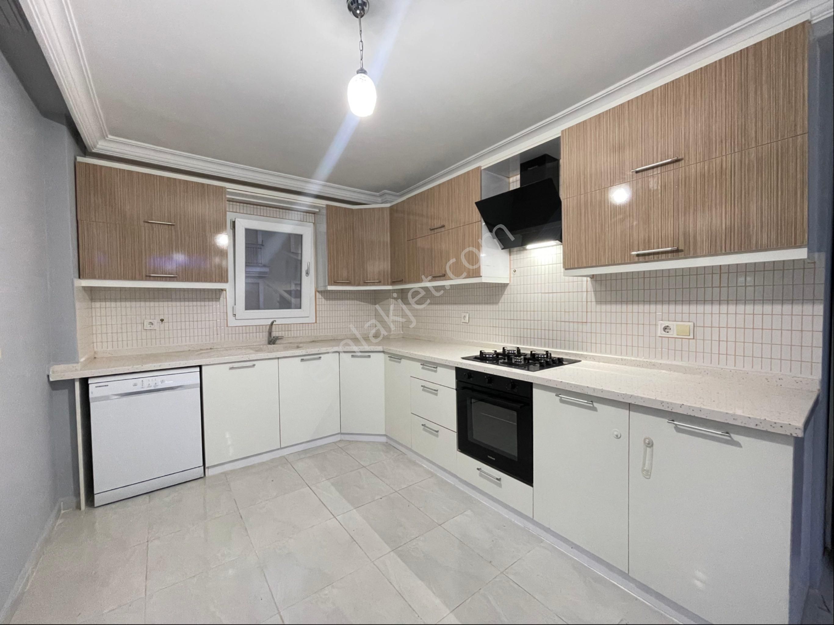 Kuşadası Davutlarda 5+1 Havuzlu Sitede Kiralık Çatı Dublex Daire - Görsel 10