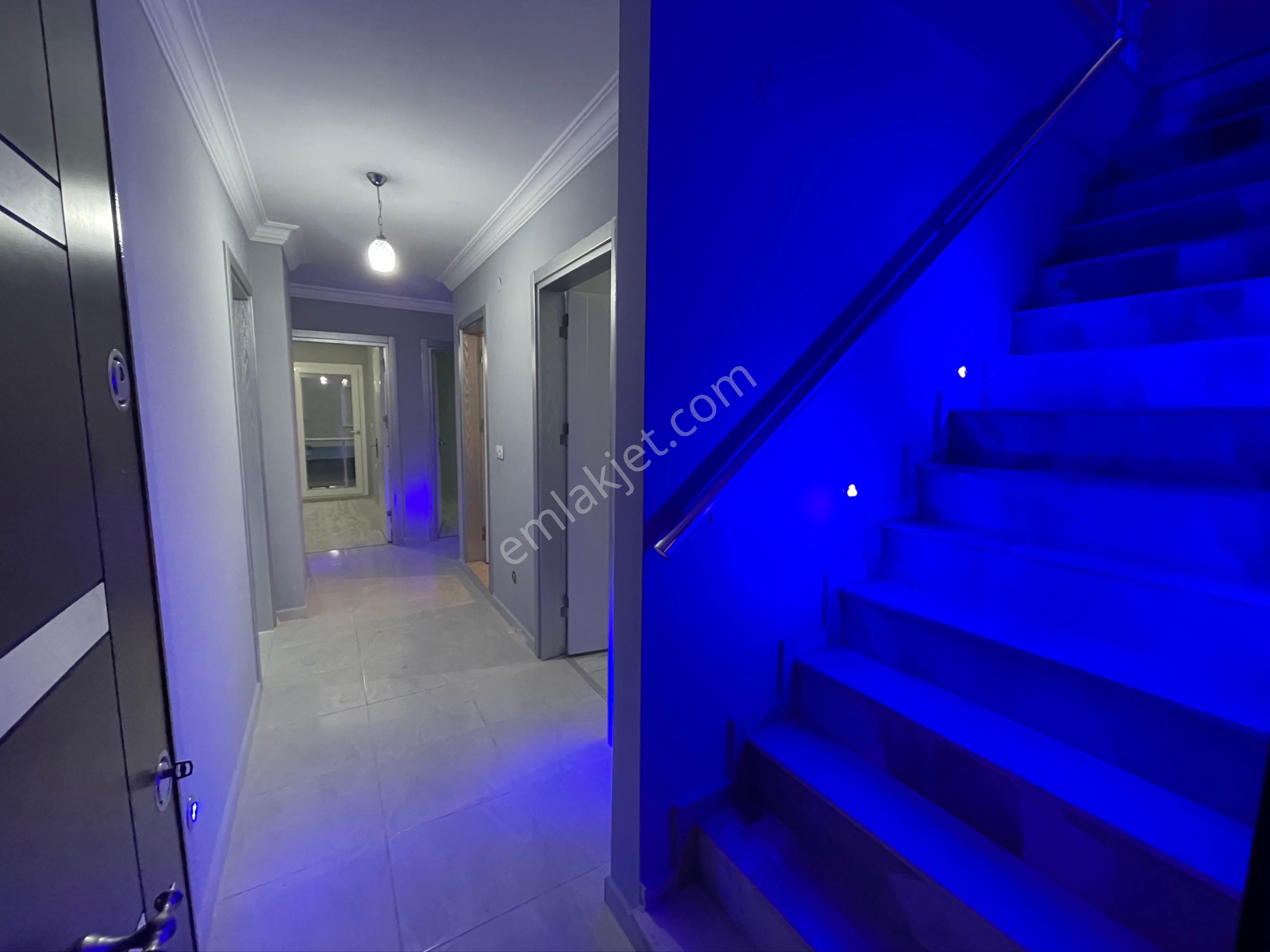 Kuşadası Davutlarda 5+1 Havuzlu Sitede Kiralık Çatı Dublex Daire - Görsel 14