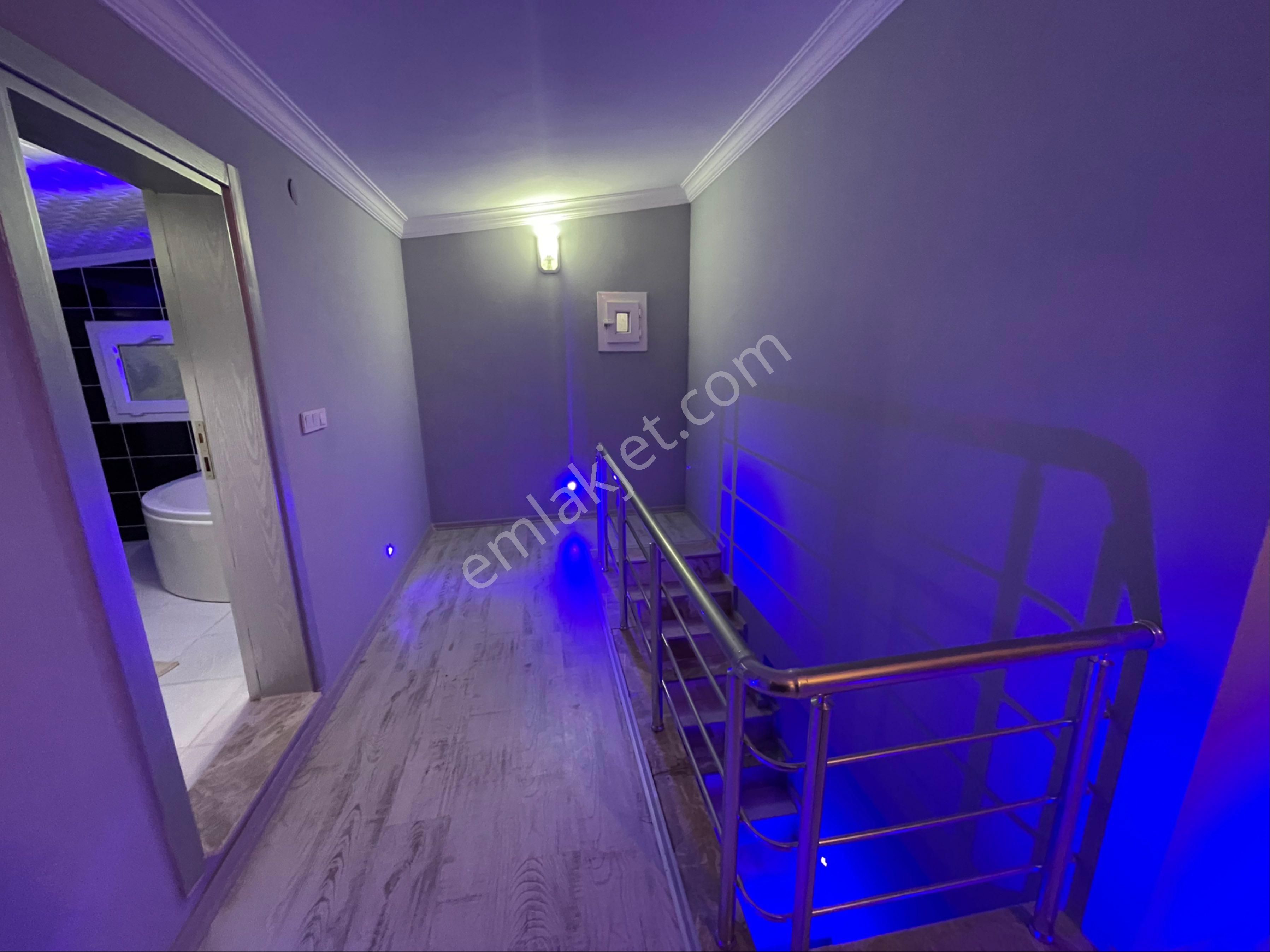 Kuşadası Davutlarda 5+1 Havuzlu Sitede Kiralık Çatı Dublex Daire - Görsel 23