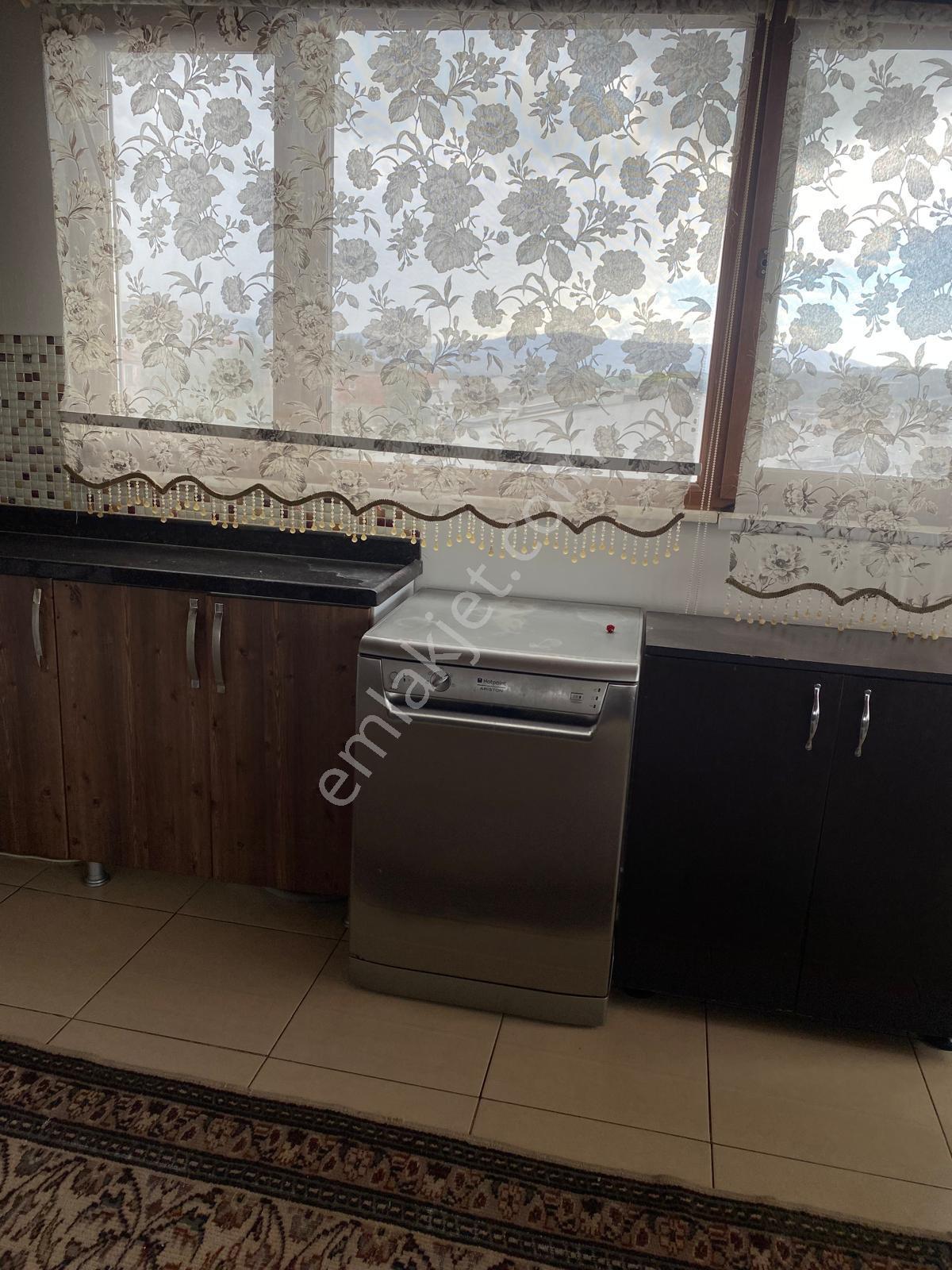 Merkezde, Aile Ve Öğrenci Kullanımına Uygun, Full Eşyalı 3+1 Kiralık - Görsel 3