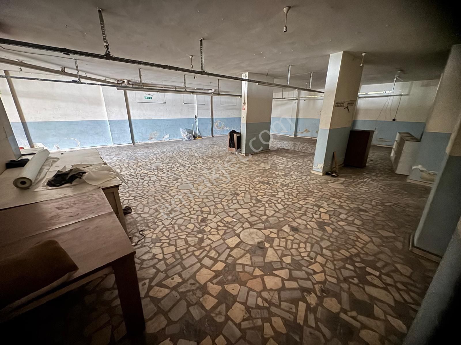 Demirkapıda Kiralık İşyeri (cuma Pazarına Yakın )