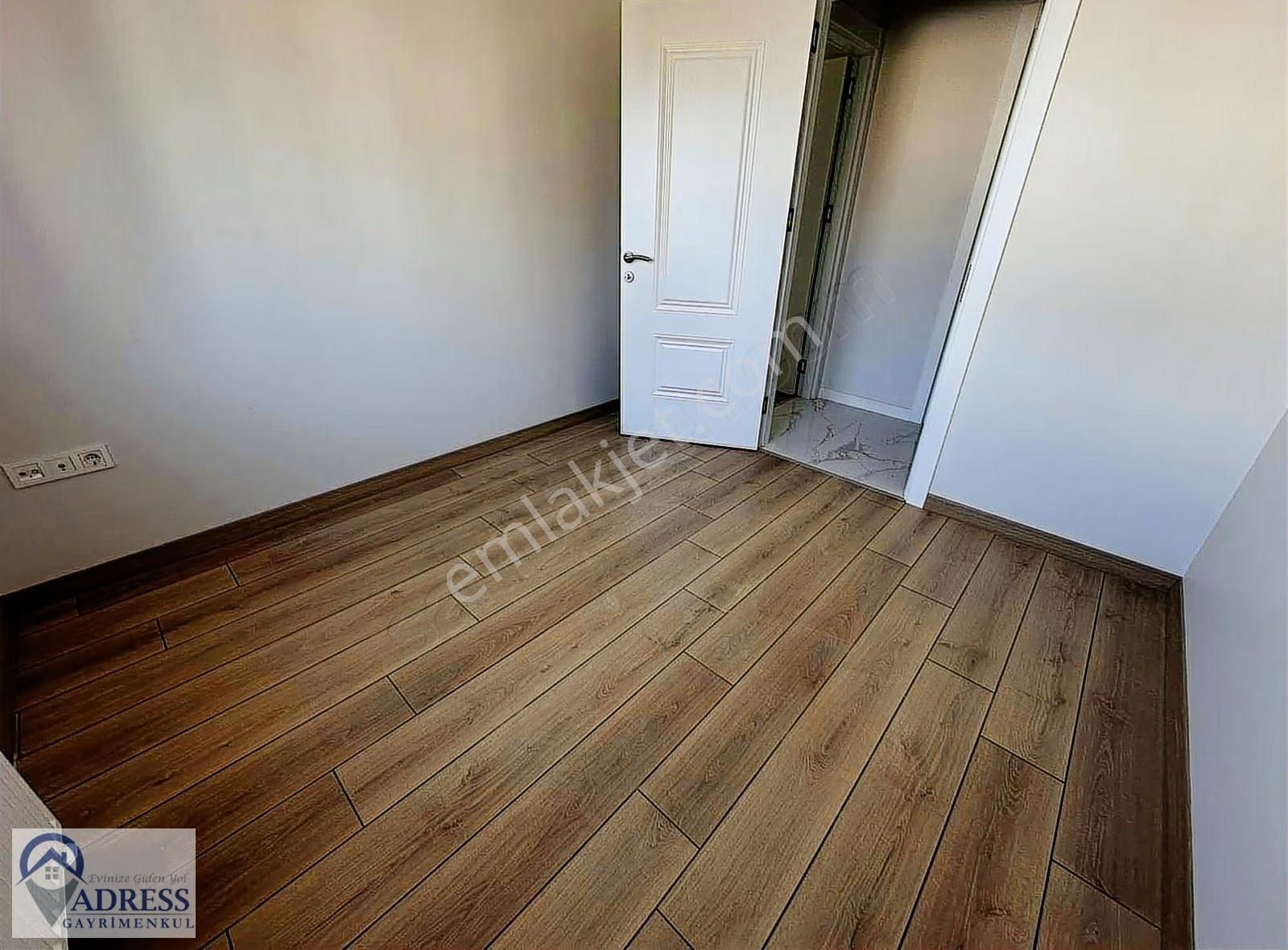 Minübüs Caddesi Üstünde Oturuma Hazır Balkonlu Sıfır 3+1 - Görsel 6