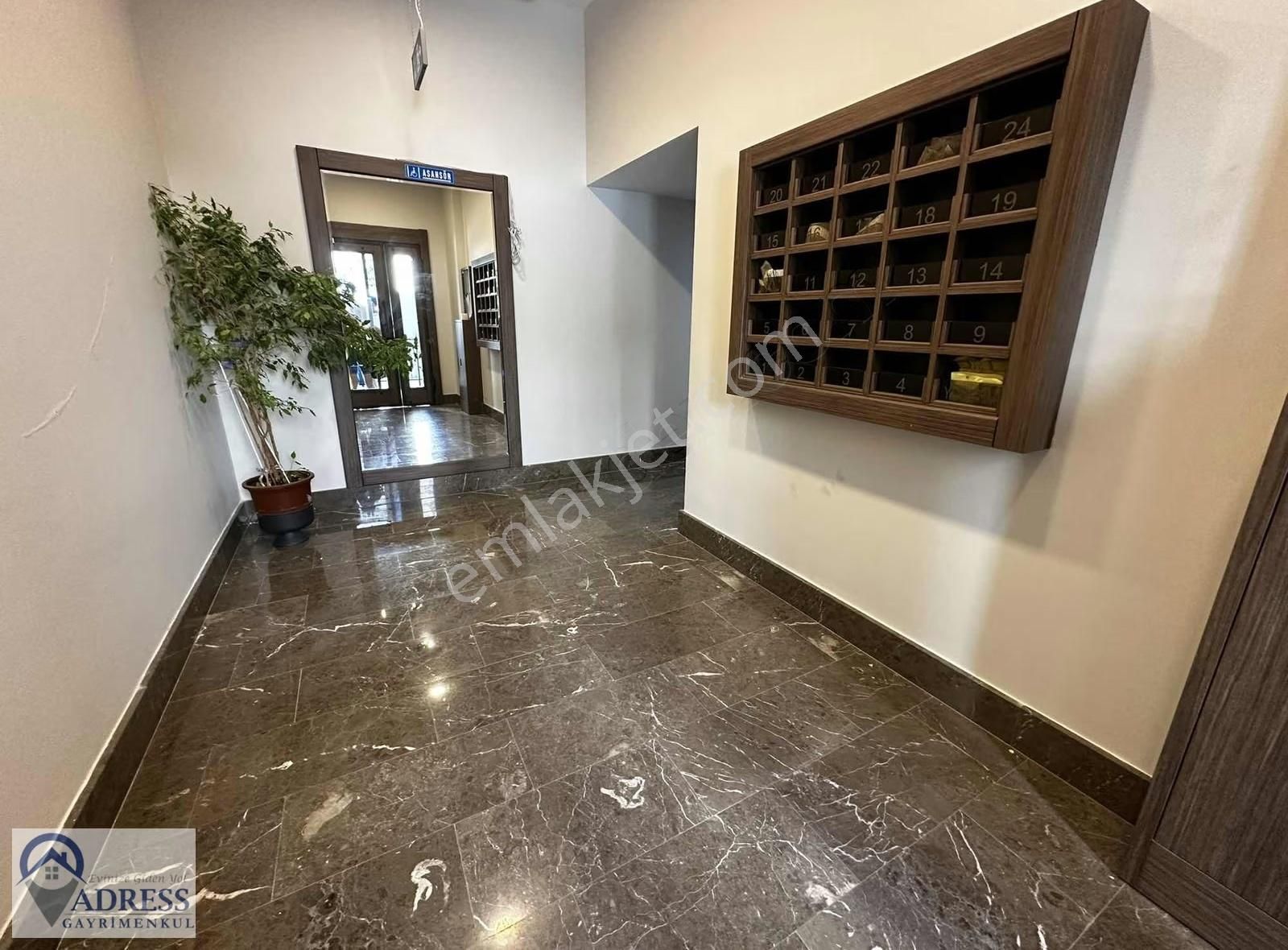 Minübüs Caddesi Üstünde Oturuma Hazır Balkonlu Sıfır 3+1 - Görsel 31