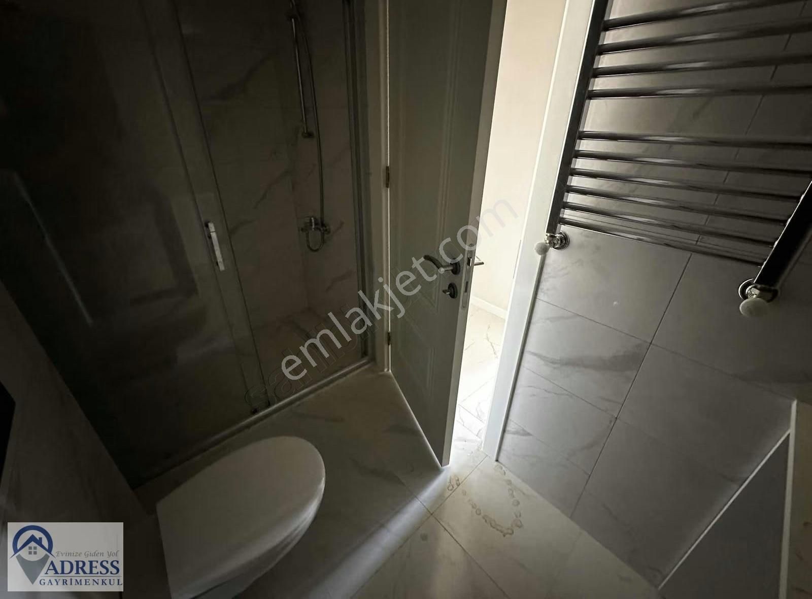 Minübüs Caddesi Üstünde Oturuma Hazır Balkonlu Sıfır 3+1 - Görsel 21