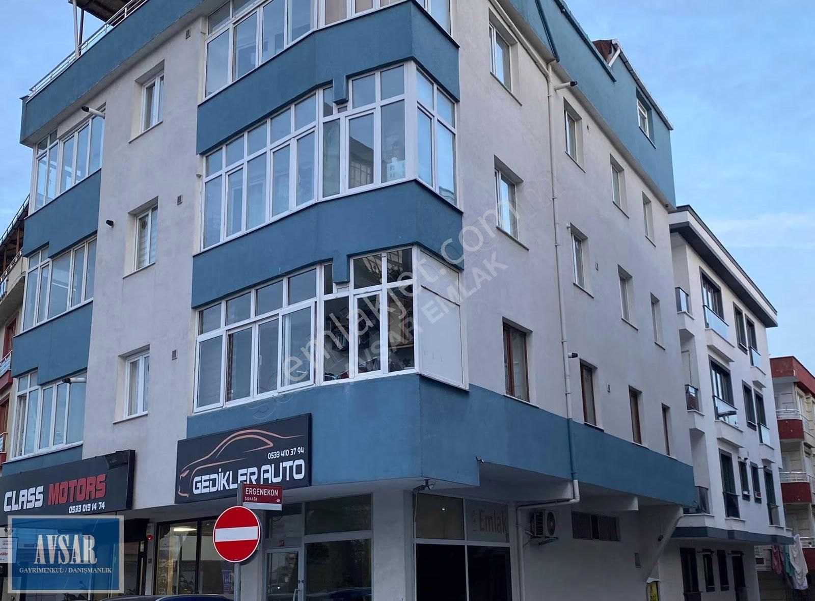 Ümraniye Yamanevler Mh Satılık Arakat 2+1 Daire