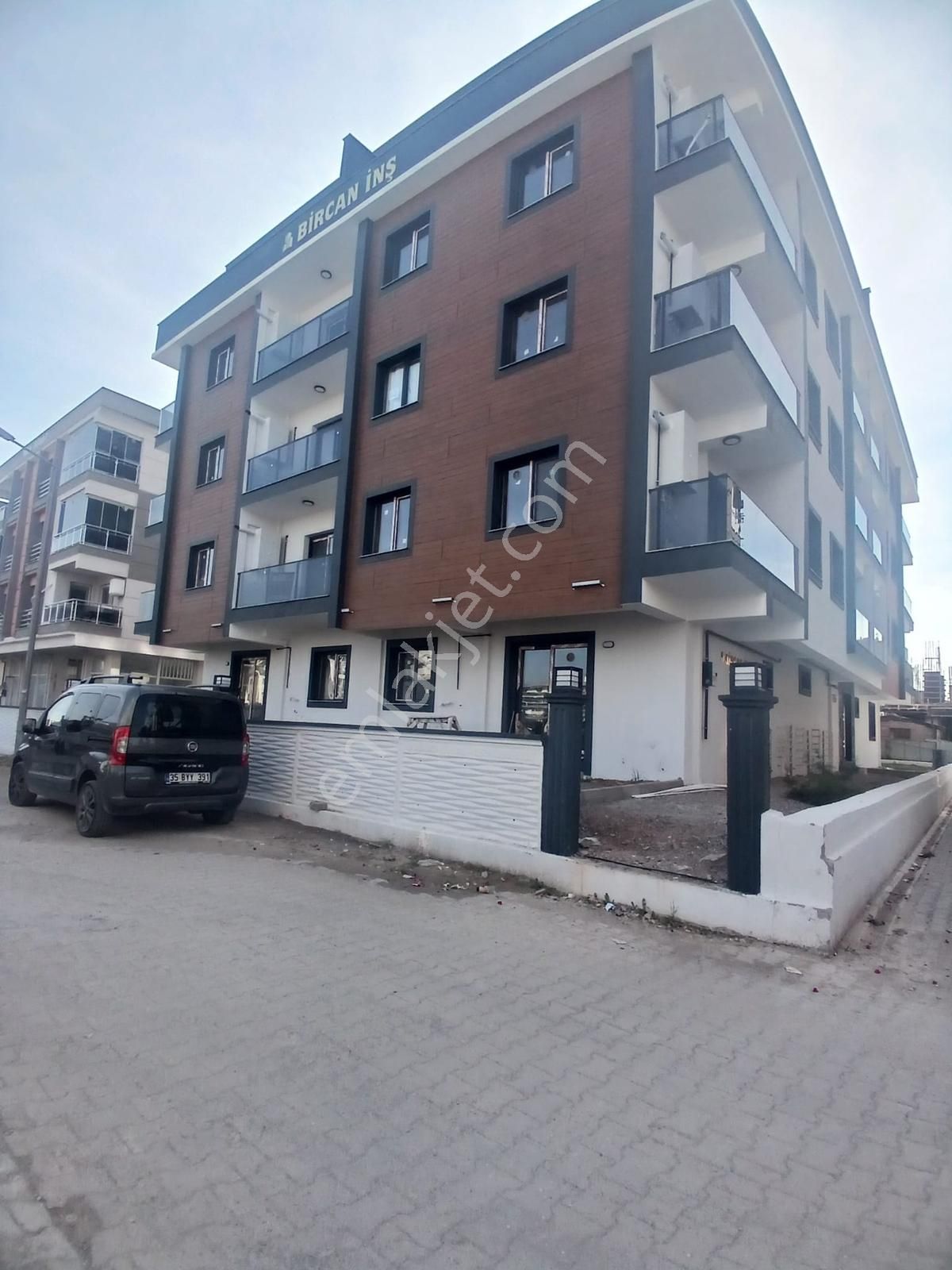 Bakırçay Üniversitesi Yürüme Mesafesinde 1+1 Yerden Isıtmalı