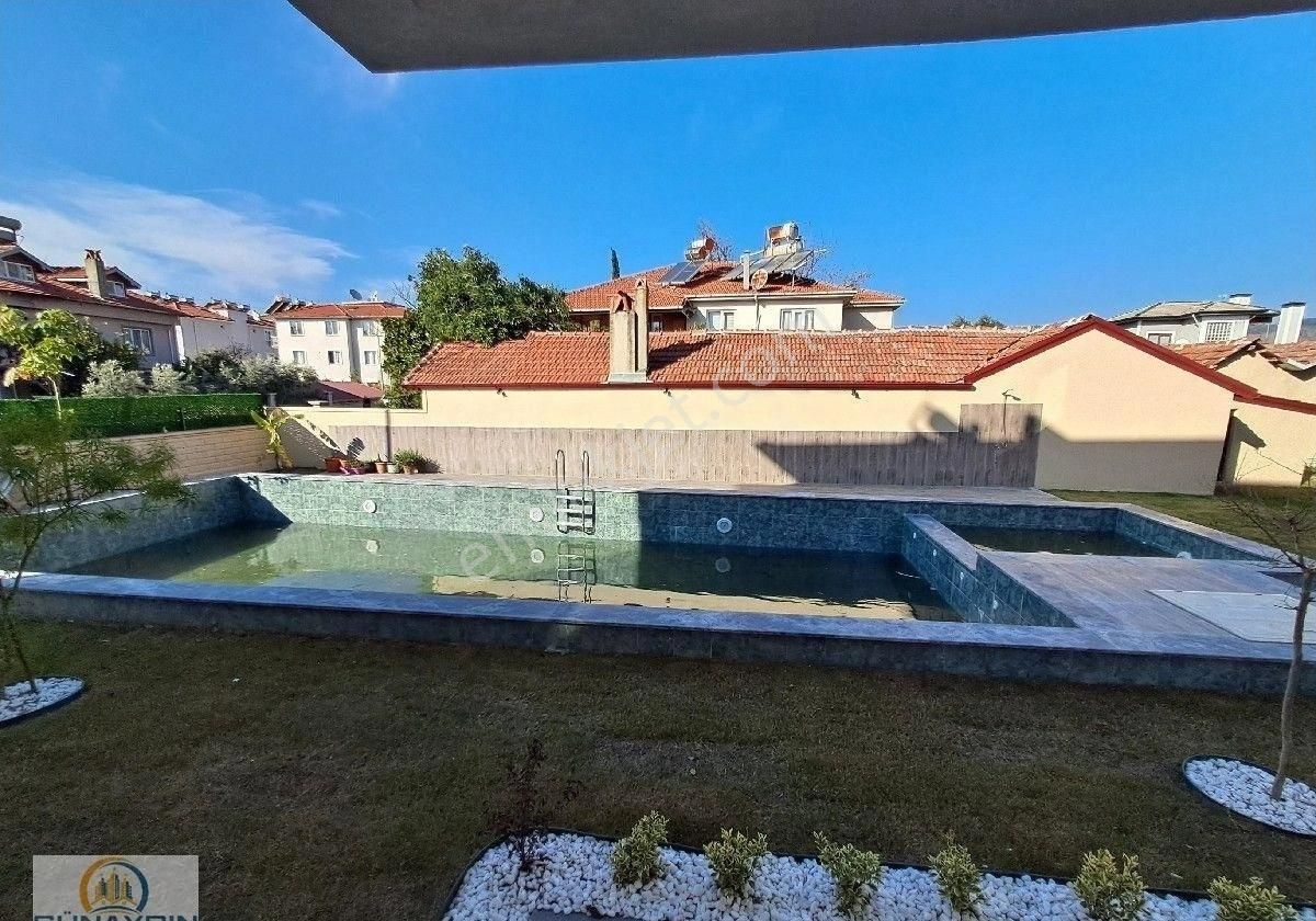 Günaydın Emlaktan Cumhuriyetde Müstakil Girişli 2+1 Havuzlu Satılık Daire