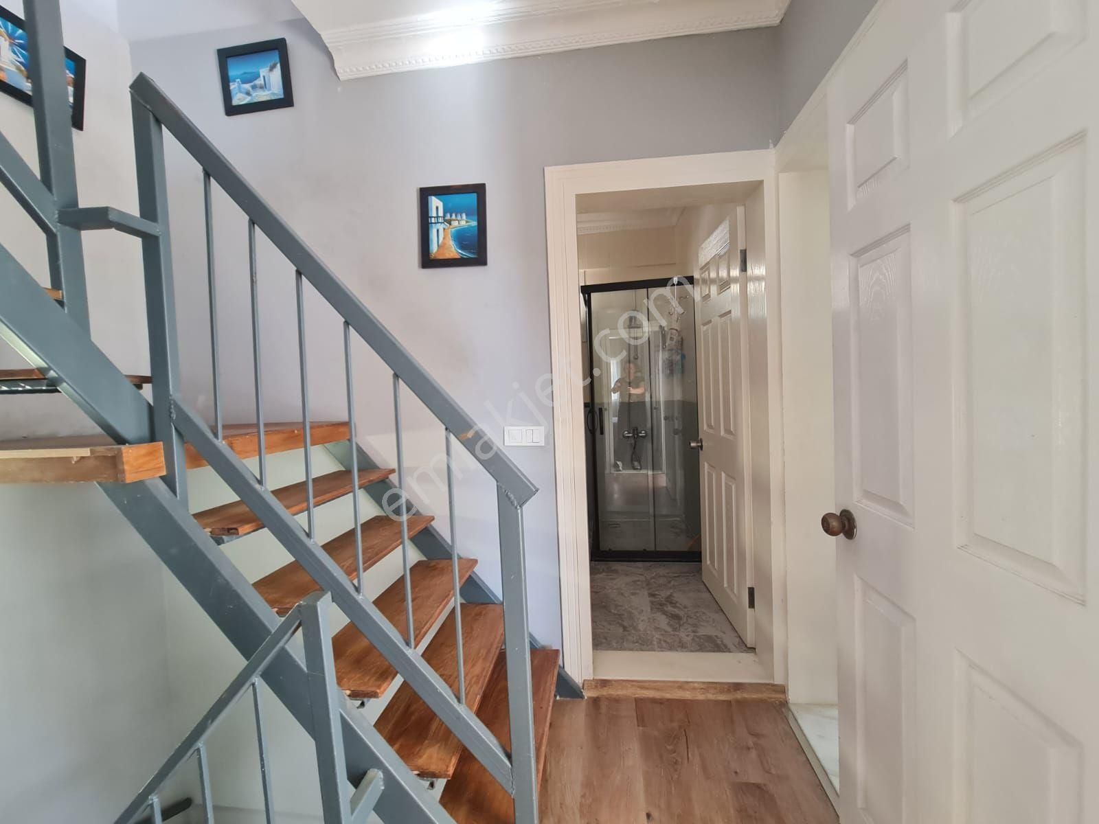 Kuşadası Merkezde Masrafsız Satılık 3+1 Villa - Görsel 12