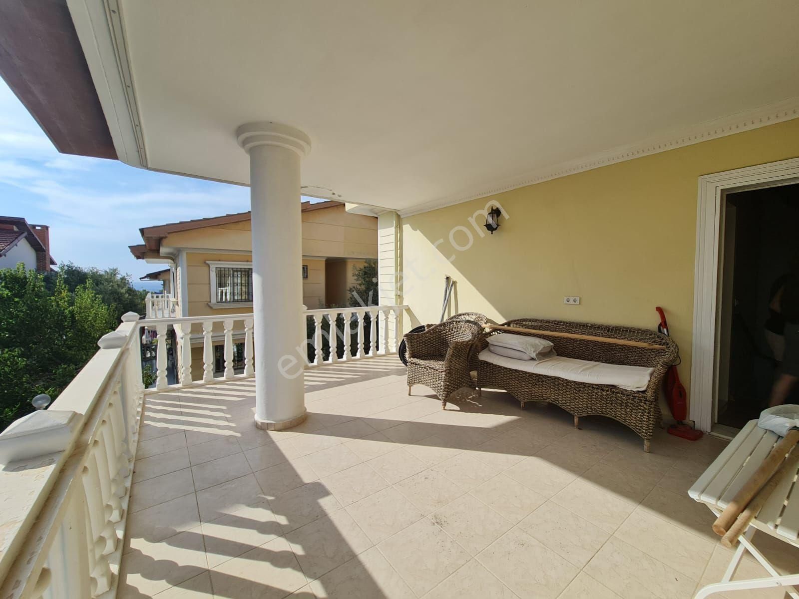 Kuşadası Merkezde Masrafsız Satılık 3+1 Villa - Görsel 33