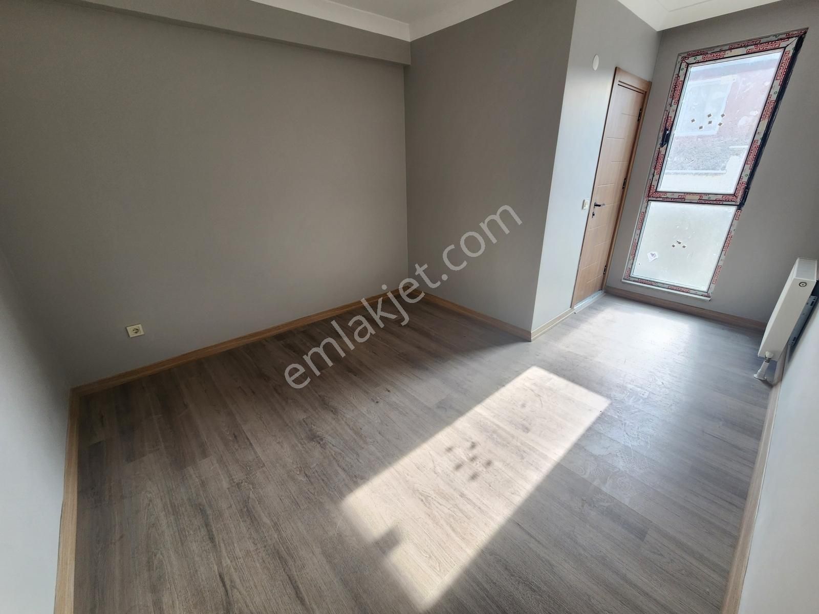 Anka Libadiye Metroya 3 Dk Hayatın Merkezinde Modern Sıfır 3+1 - Görsel 8