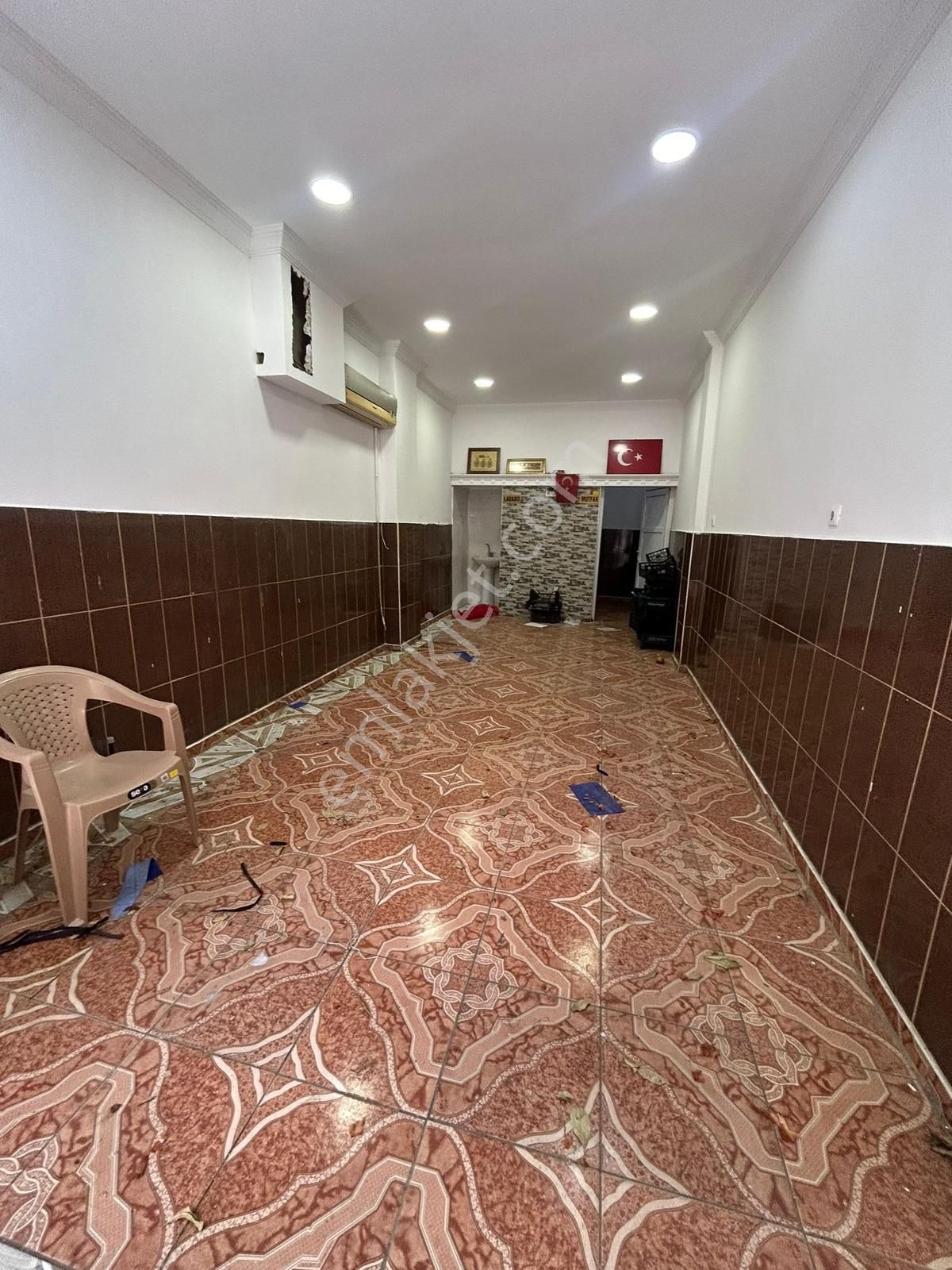 Erdemli Merkez'de Çarşının İçinde 50m2 Satılık Dükkan - Görsel 8