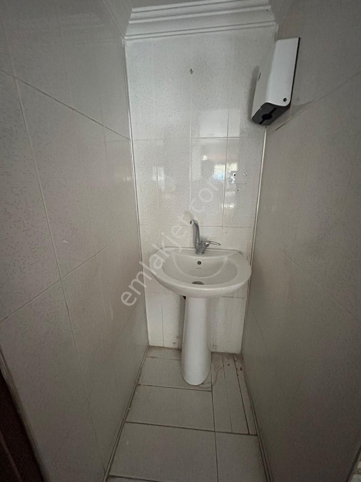Erdemli Merkez'de Çarşının İçinde 50m2 Satılık Dükkan - Görsel 4