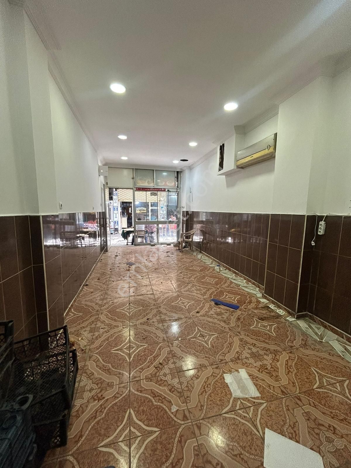 Erdemli Merkez'de Çarşının İçinde 50m2 Satılık Dükkan - Görsel 11