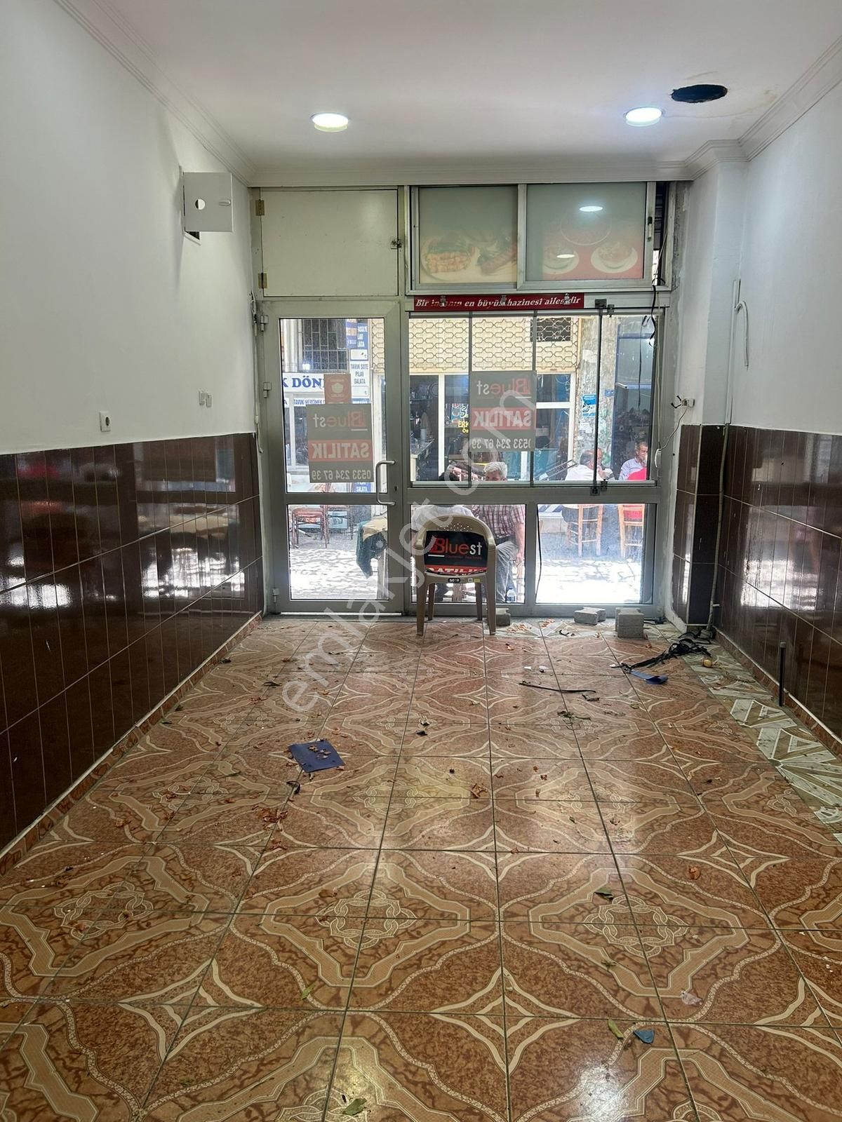 Erdemli Merkez'de Çarşının İçinde 50m2 Satılık Dükkan