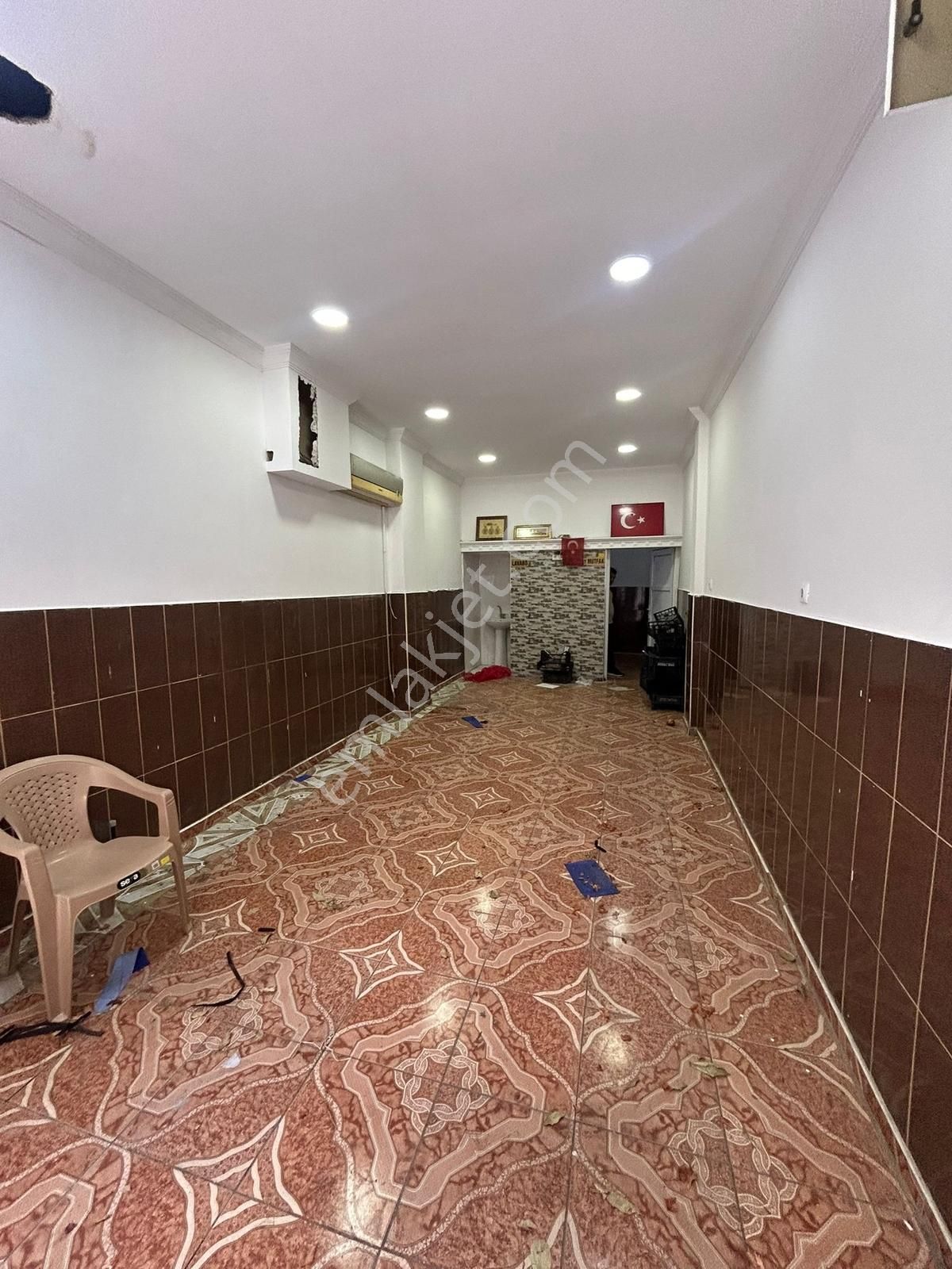 Erdemli Merkez'de Çarşının İçinde 50m2 Satılık Dükkan - Görsel 9