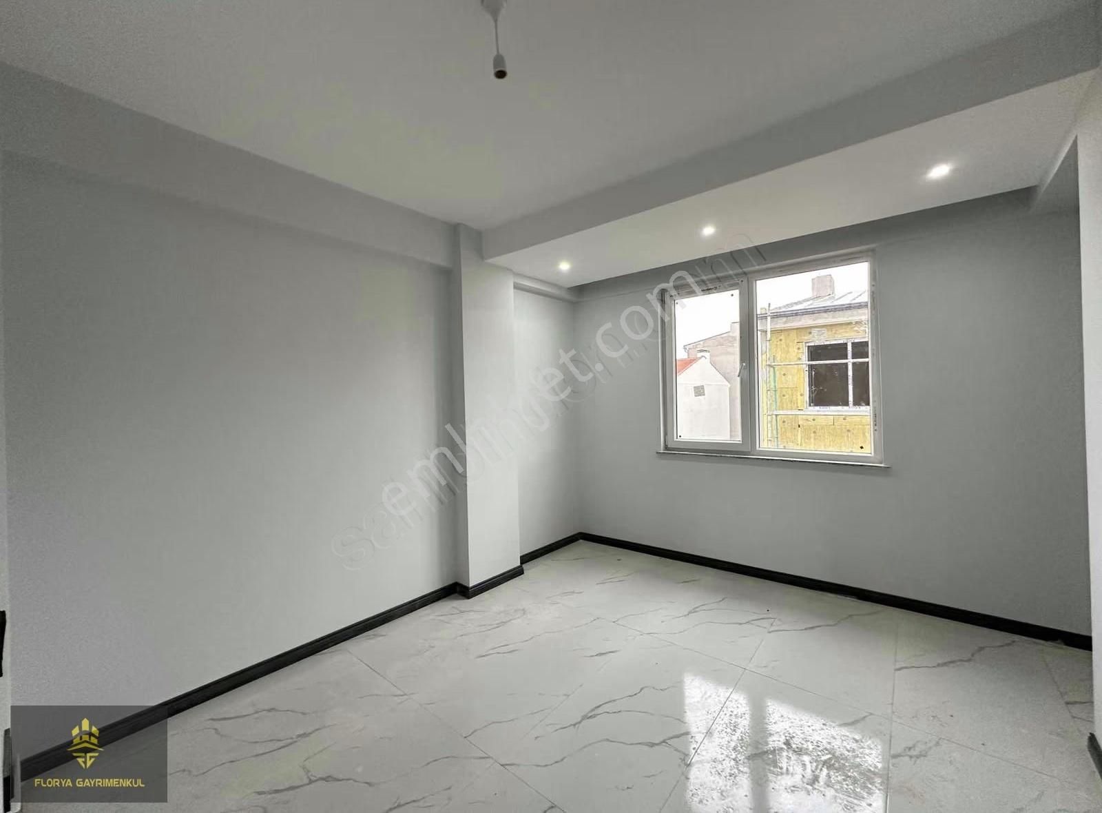 Yerden Isıtmalı Cam Balkonlu Giyinme Odalı Sıfır Geniş 2+0