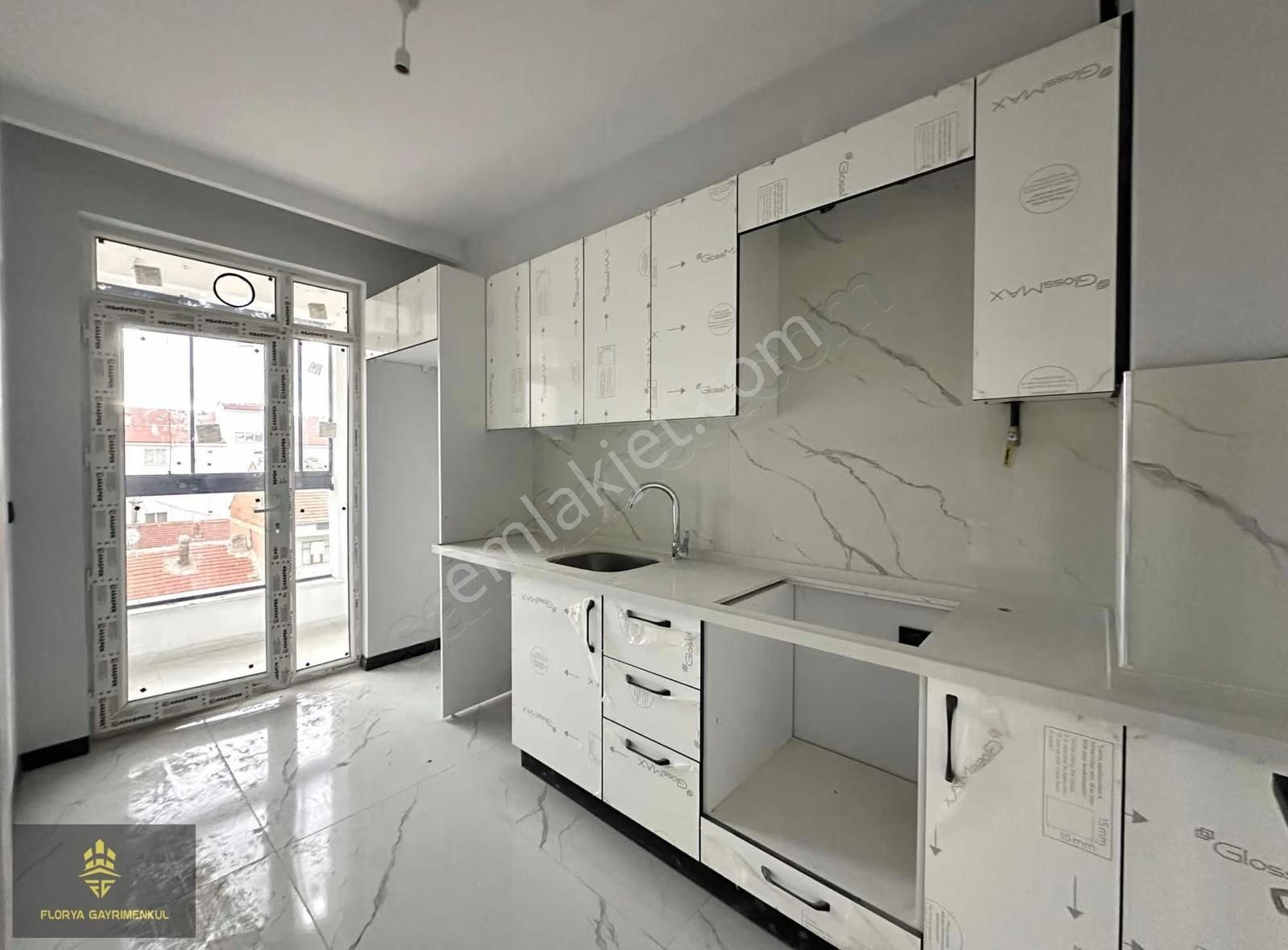 Yerden Isıtmalı Cam Balkonlu Giyinme Odalı Sıfır Geniş 2+0 - Görsel 6