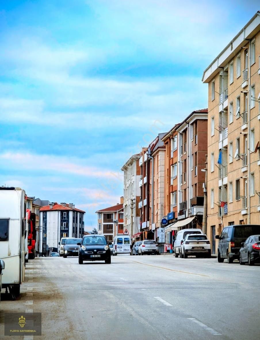 Üniversite Cepheli Lüks Eşyalı 1+1 Daire Asansör Ve Balkonlu - Görsel 30