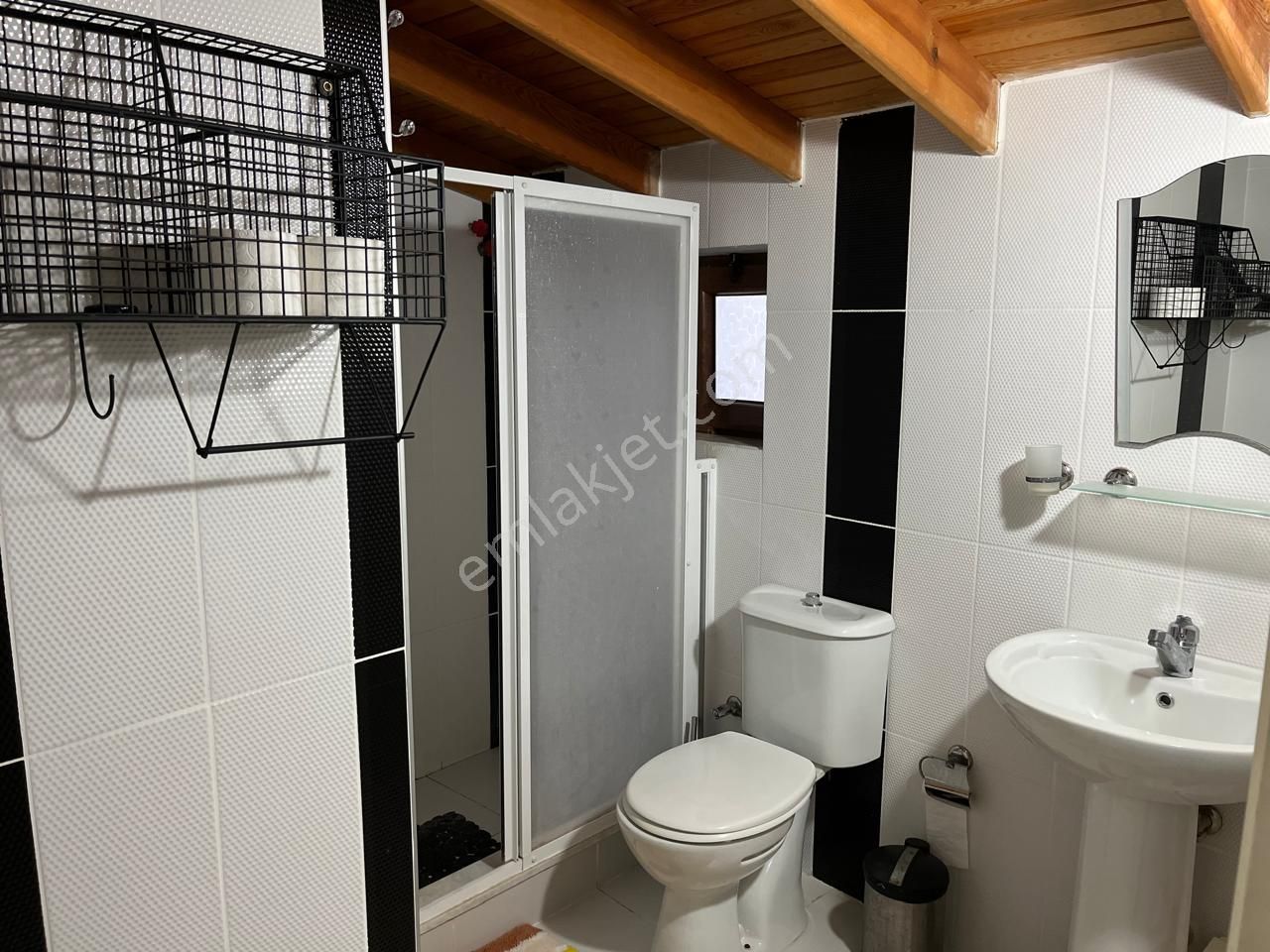 Sahibinden Denize 150 Metre, Nezih Ortamda 4+1 Eşyalı Yazlık - Görsel 14