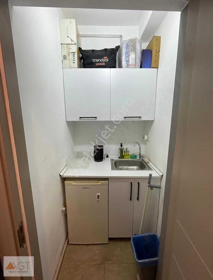 Agt'den Yamanevler Mah Cadde Üzeri 23m2 İçi Yapılı Kiralık Ofis - Görsel 9
