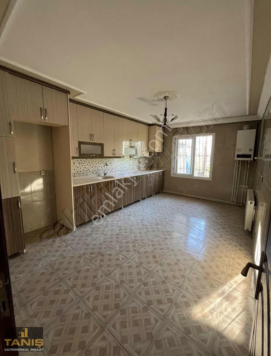 Yüreğir Yenidoğan Mah Kiralık 2+1 Doğalgazlı Ve Geniş Daire - Görsel 15