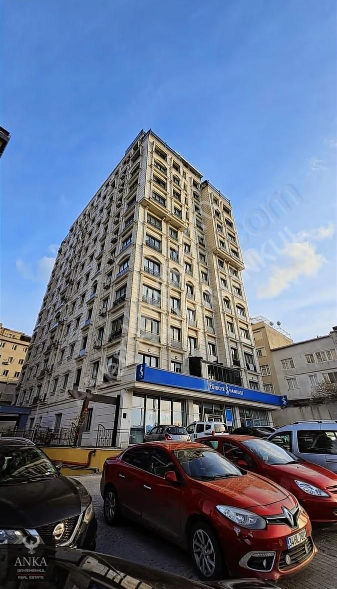 Küçükçekmece Göl Manzaralı Mavrova Sitesinde Satılık 4+1 Dubleks