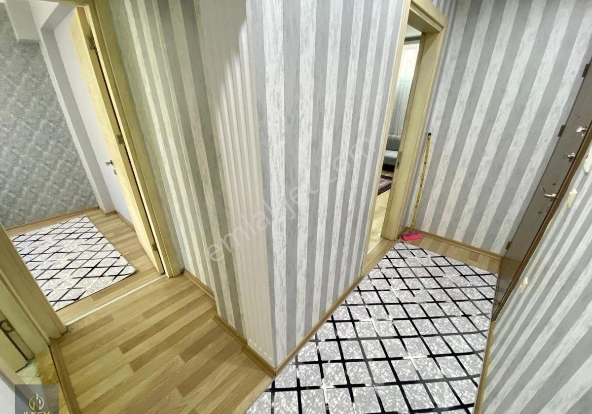 İlkev'den Buca Kuruçeşme Mahallesinde / Kampüs Ve Hasyaneye Yakın / Kiracılı / Bahçeli / Satılık 1+1 - Görsel 12