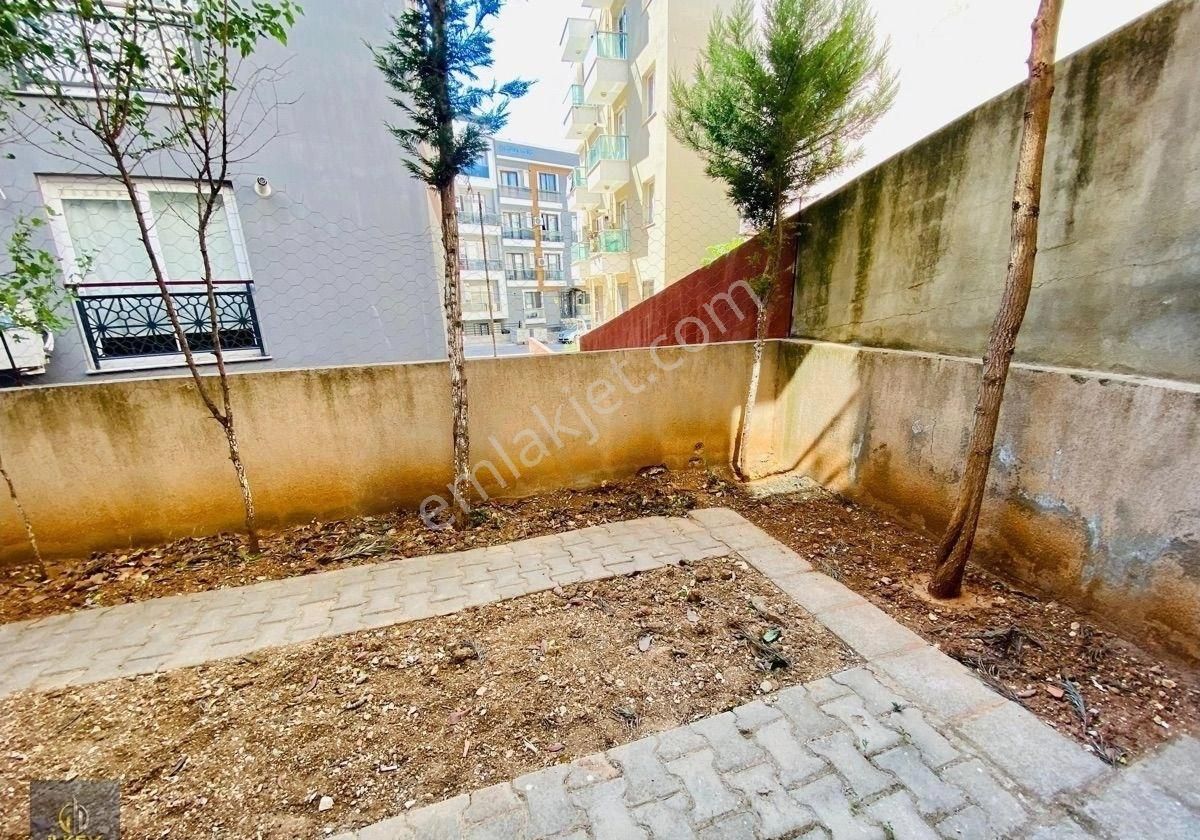 İlkev'den Buca Kuruçeşme Mahallesinde / Kampüs Ve Hasyaneye Yakın / Kiracılı / Bahçeli / Satılık 1+1 - Görsel 8