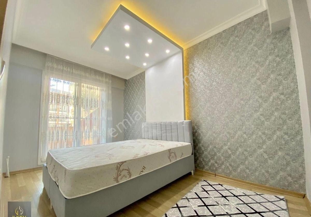 İlkev'den Buca Kuruçeşme Mahallesinde / Kampüs Ve Hasyaneye Yakın / Kiracılı / Bahçeli / Satılık 1+1 - Görsel 5