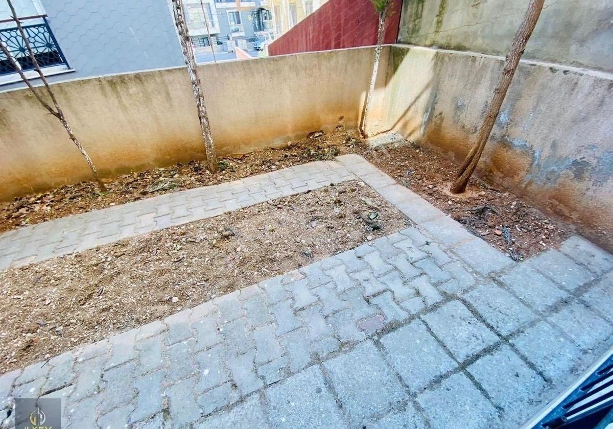 İlkev'den Buca Kuruçeşme Mahallesinde / Kampüs Ve Hasyaneye Yakın / Kiracılı / Bahçeli / Satılık 1+1 - Görsel 22