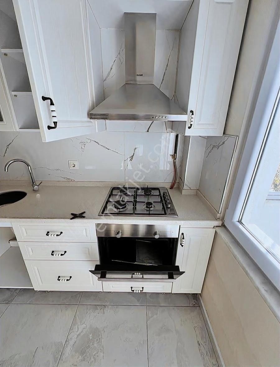 Emlaccar Dan Harika Konumda Ferah 3+1 Daire - Görsel 14