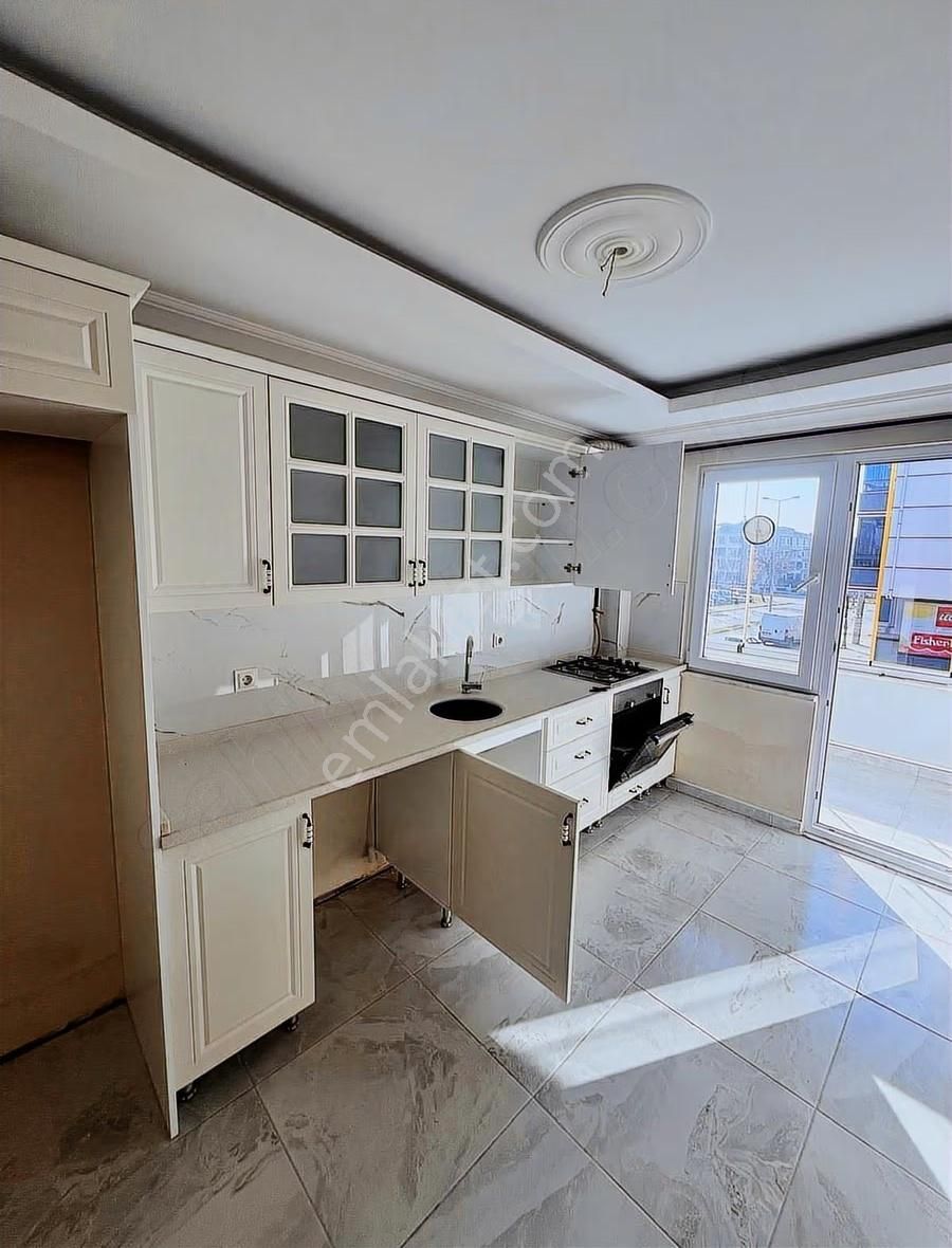 Emlaccar Dan Harika Konumda Ferah 3+1 Daire - Görsel 22