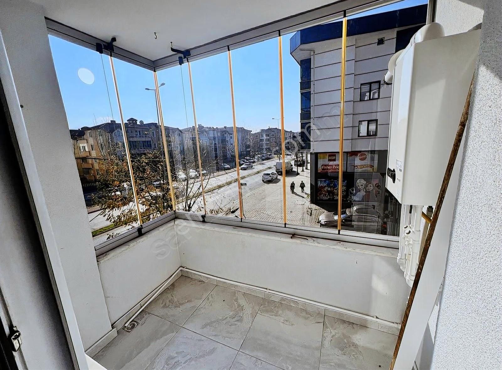 Emlaccar Dan Harika Konumda Ferah 3+1 Daire - Görsel 12