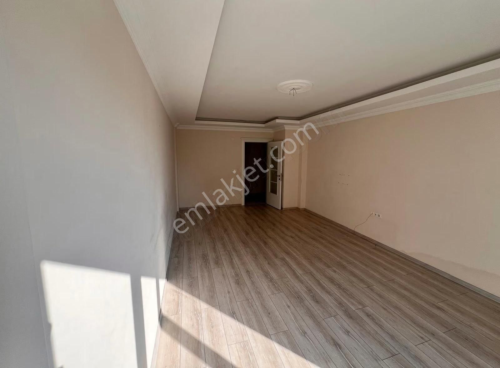 Emlaccar Dan Harika Konumda Ferah 3+1 Daire - Görsel 23