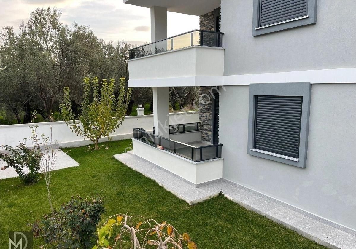 Altınoluk Narlı Sahilinde Muhteşem 4+1 Ayrı Mutfak Trıplex Villa - Görsel 6