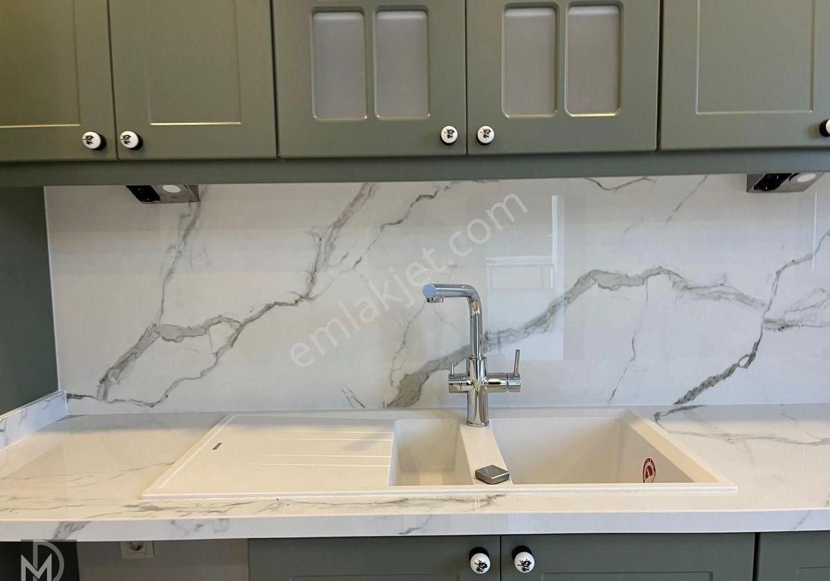 Altınoluk Narlı Sahilinde Muhteşem 4+1 Ayrı Mutfak Trıplex Villa - Görsel 17