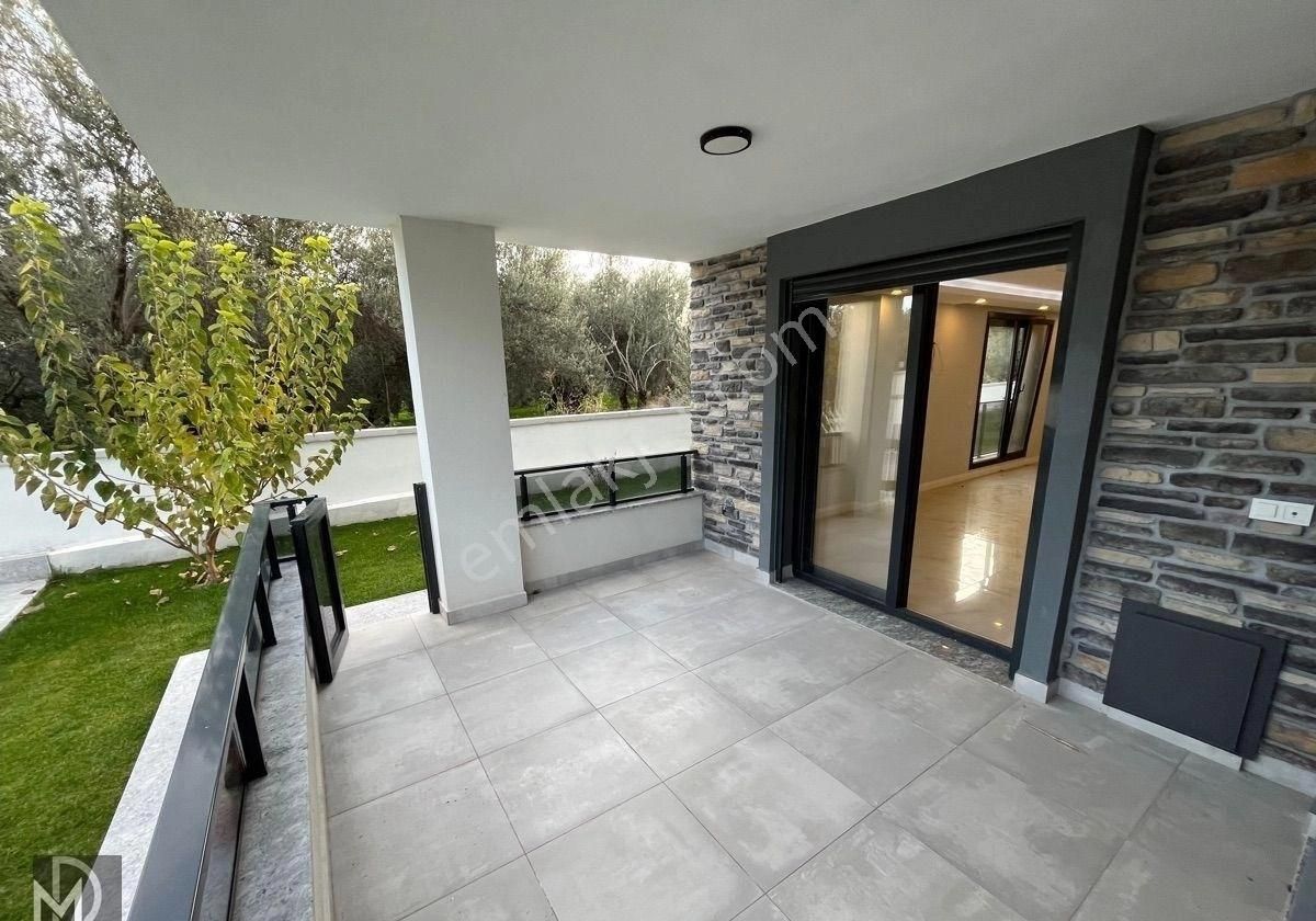 Altınoluk Narlı Sahilinde Muhteşem 4+1 Ayrı Mutfak Trıplex Villa - Görsel 25