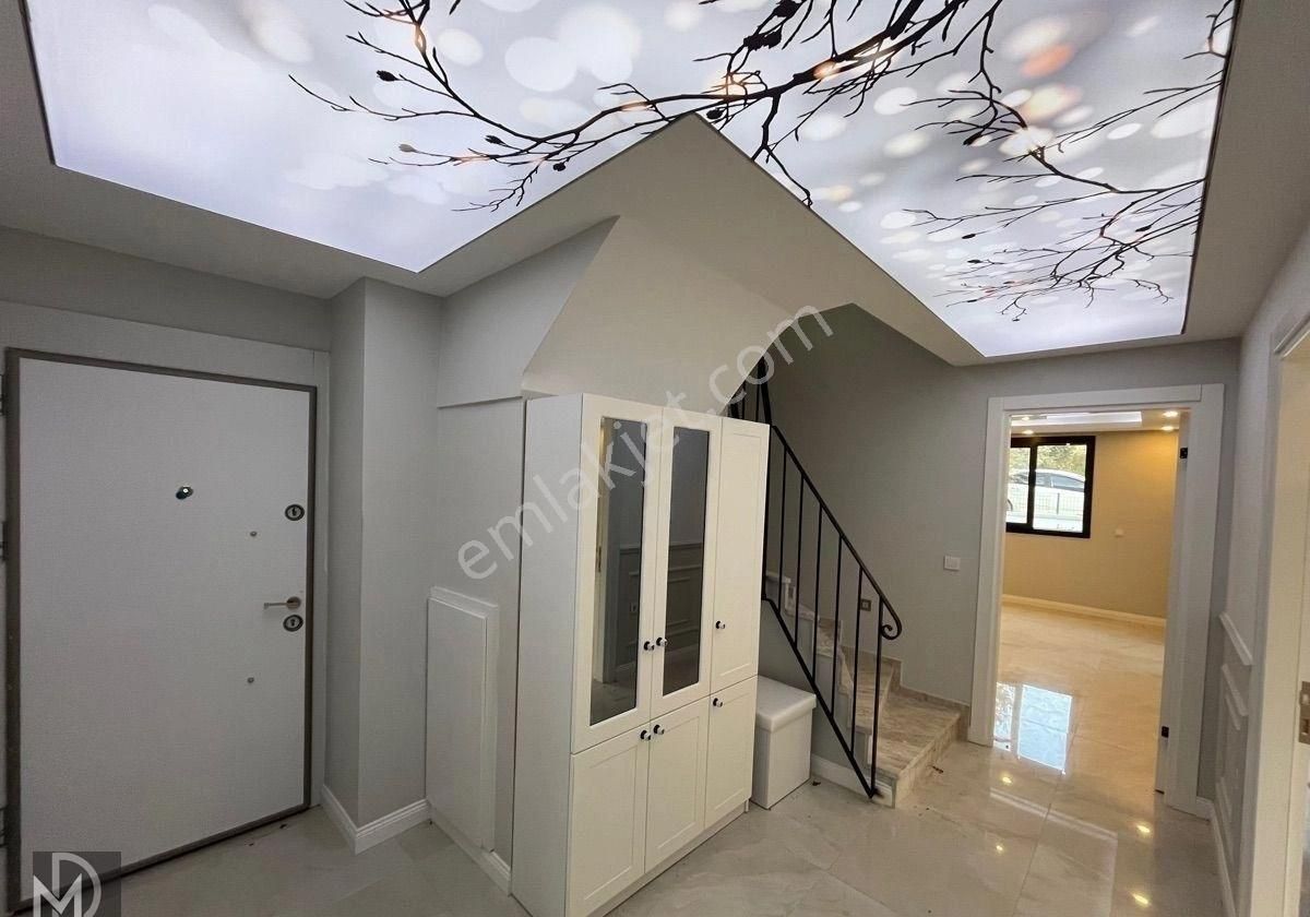 Altınoluk Narlı Sahilinde Muhteşem 4+1 Ayrı Mutfak Trıplex Villa - Görsel 27