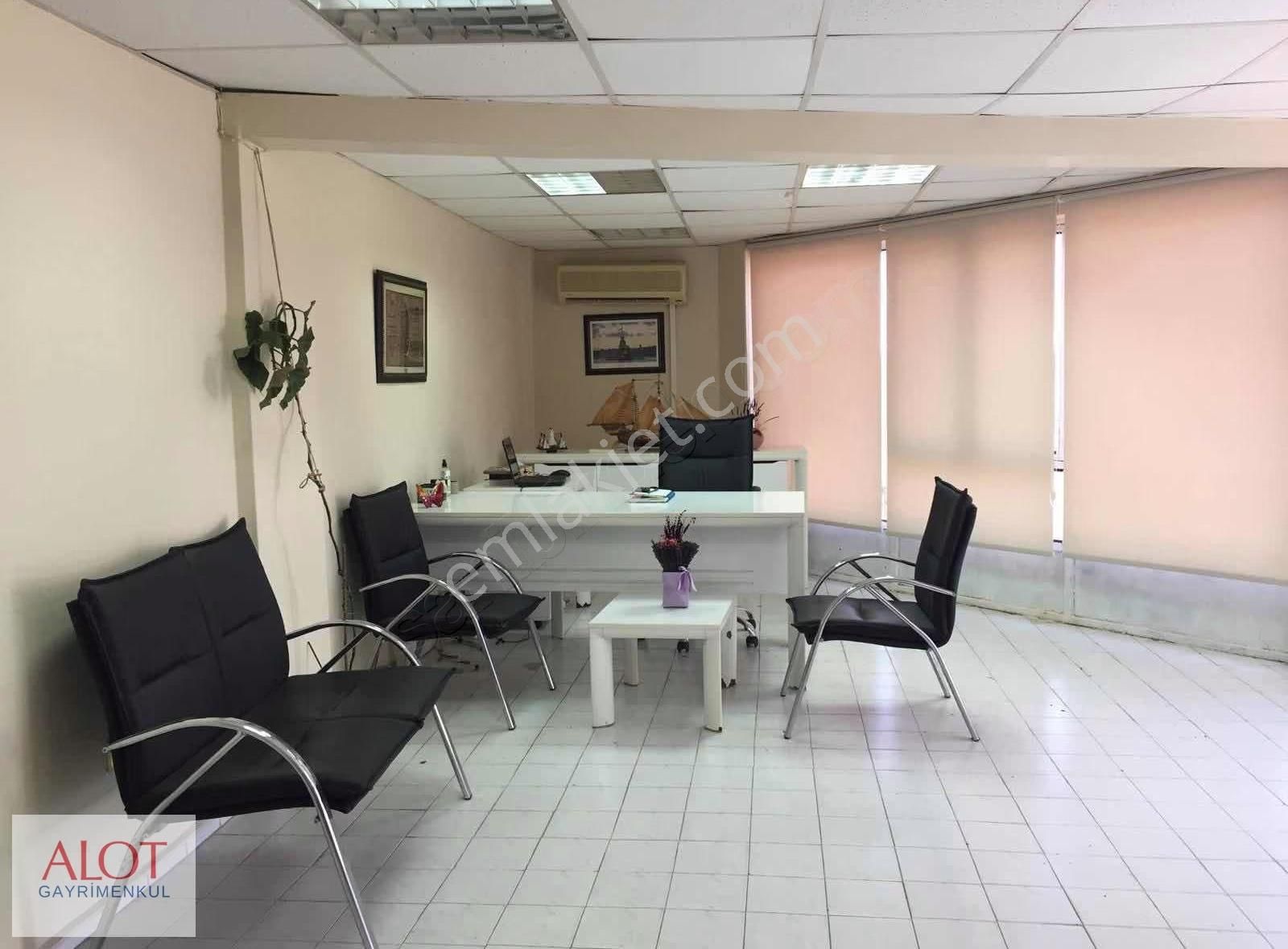 Devren Kiralık Kuşgözü Nakış Atölyesi Üsküdar - Küplüce Mah