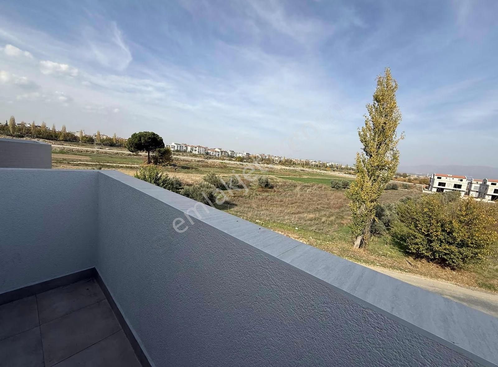 Havuzlu Tripleks 4+1 Konforlu Yaşam Sunan Satılık 310 M2 Villa - Görsel 16