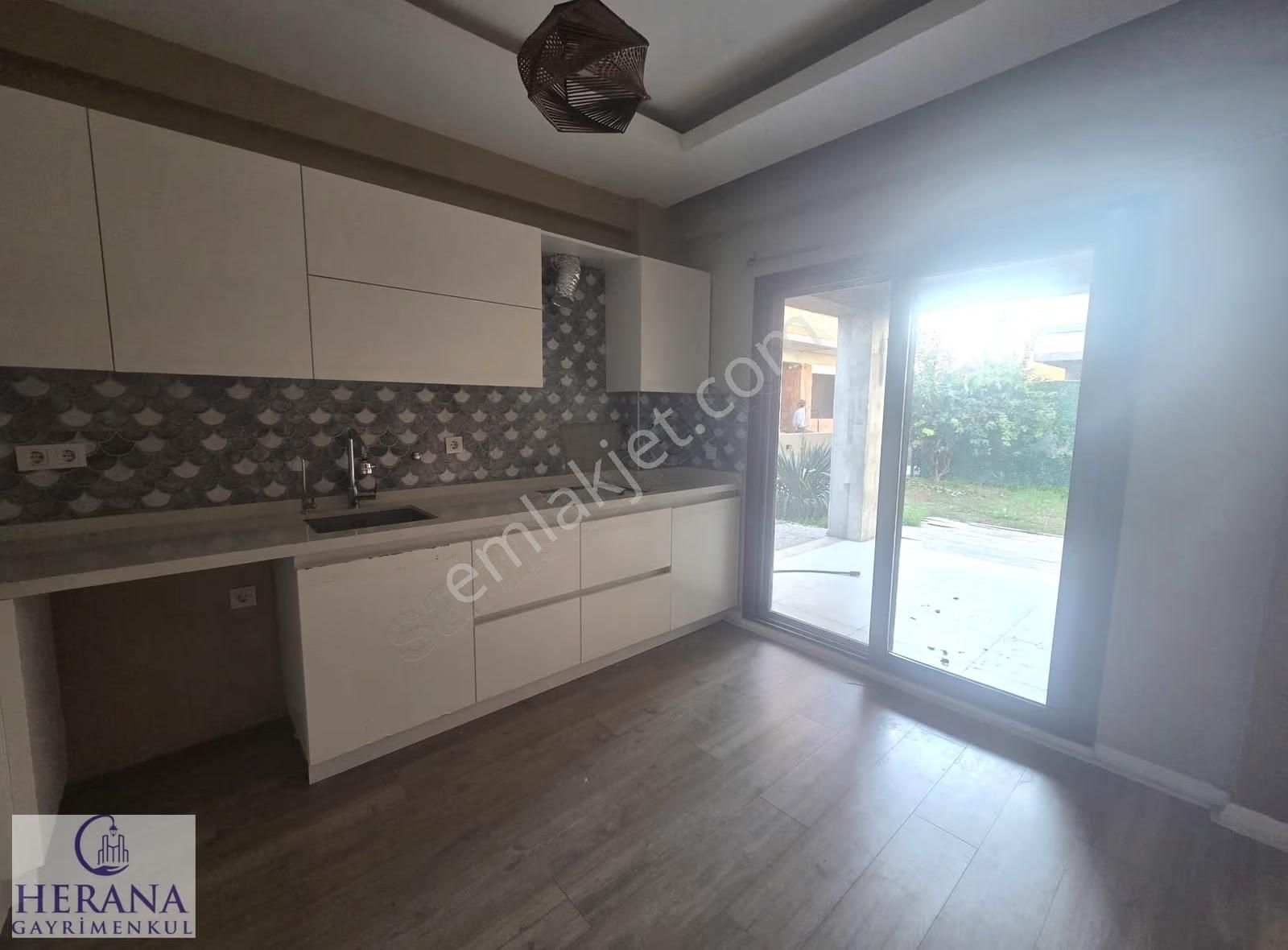 Plaja Yürüme Mesafesinde Müstakil Bahçeli 3+1 İkiz Villa - Görsel 23