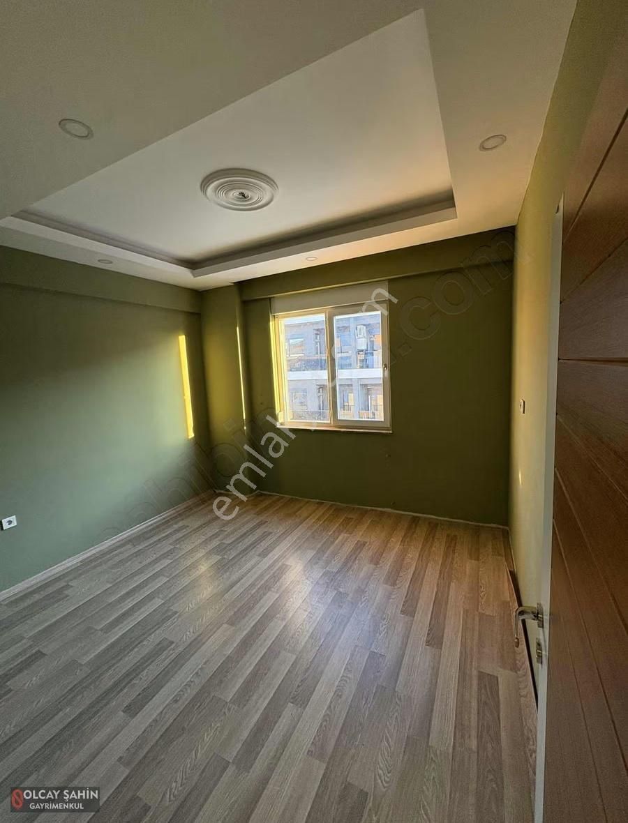 Gazi Mh. Tramvaya Cephe 2+1 Ayrı Mutfak Açık Otoparklı Ofis