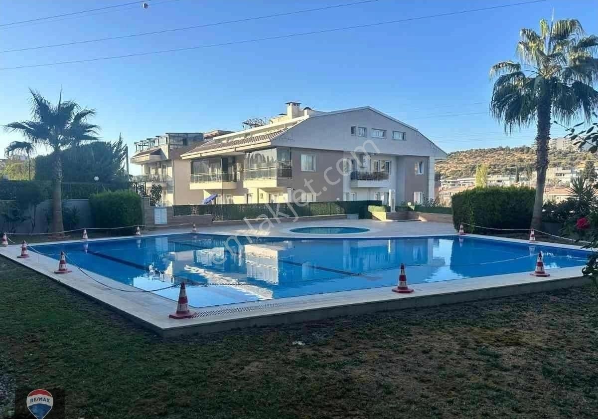 Satılık Kuşadası Kırazlı Yolu Sena Park Sıtesınde Bakımlı Daıre