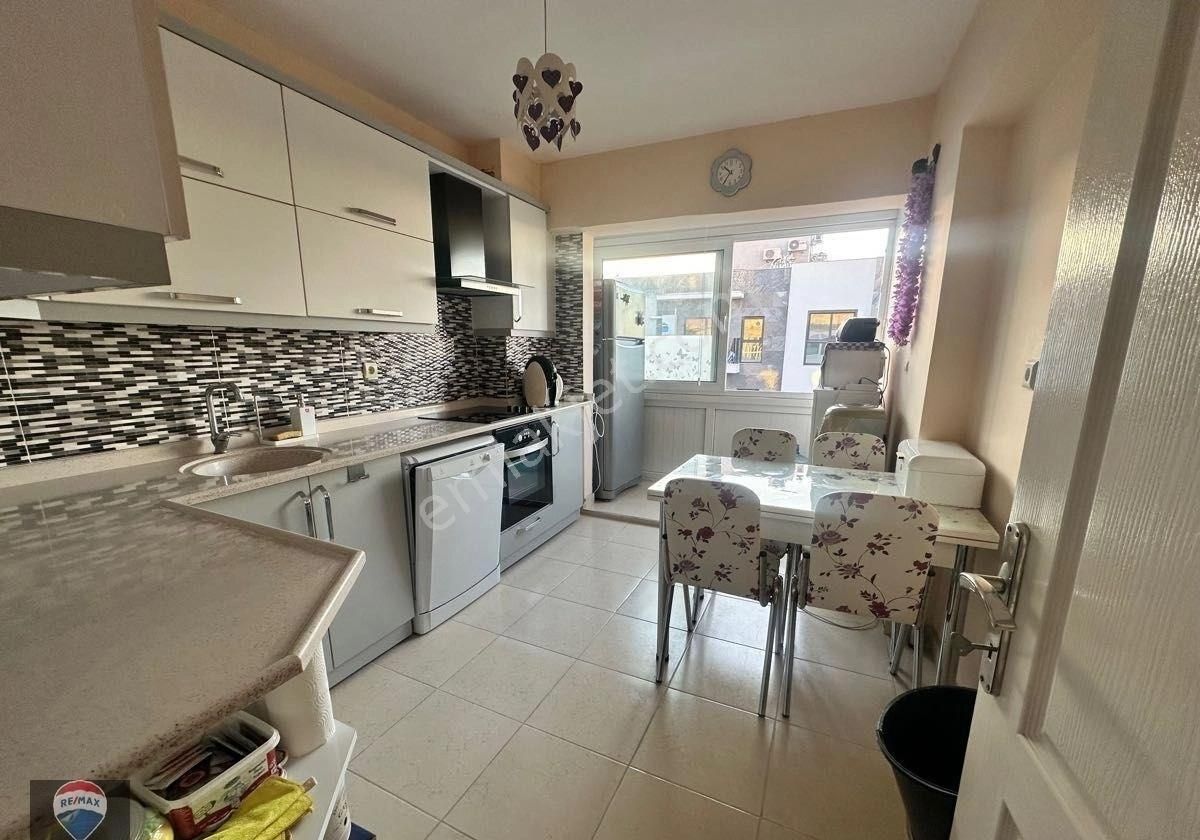 Satılık Kuşadası Merkezde Geniş 2+1 Daire - Görsel 12