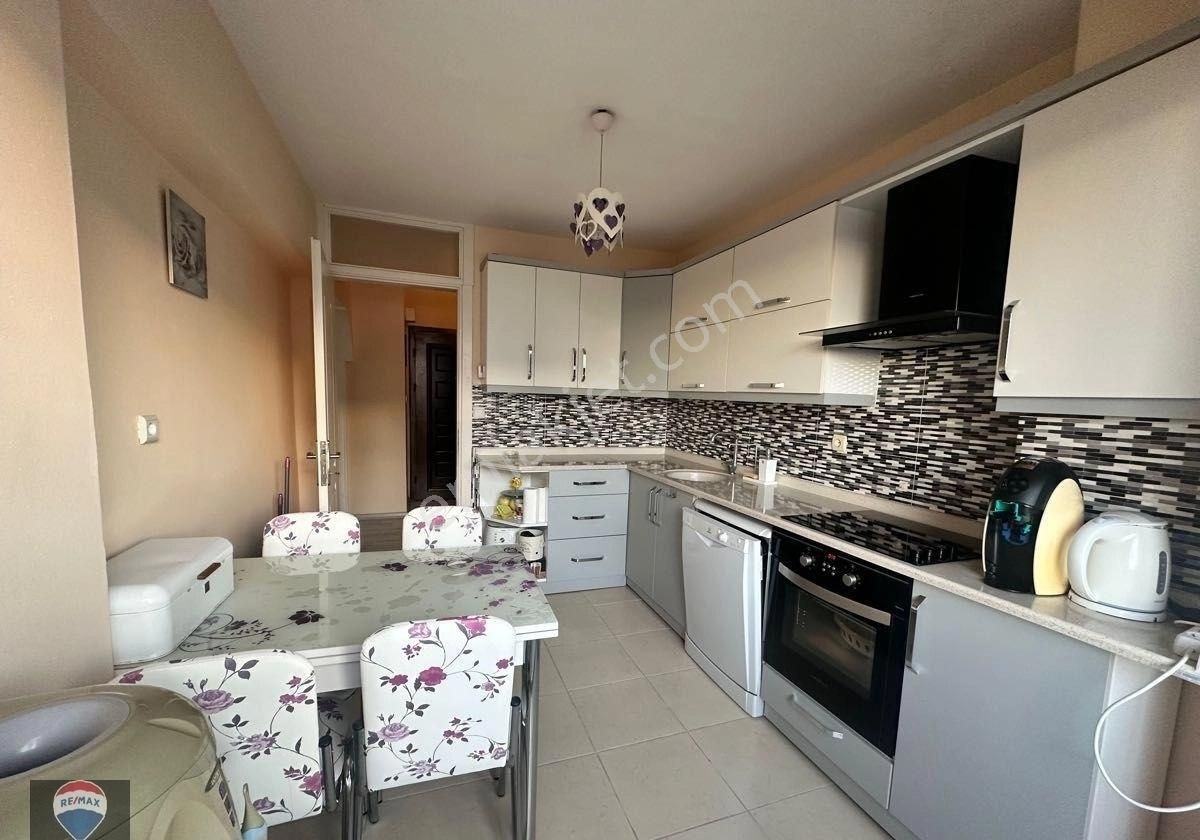 Satılık Kuşadası Merkezde Geniş 2+1 Daire - Görsel 11