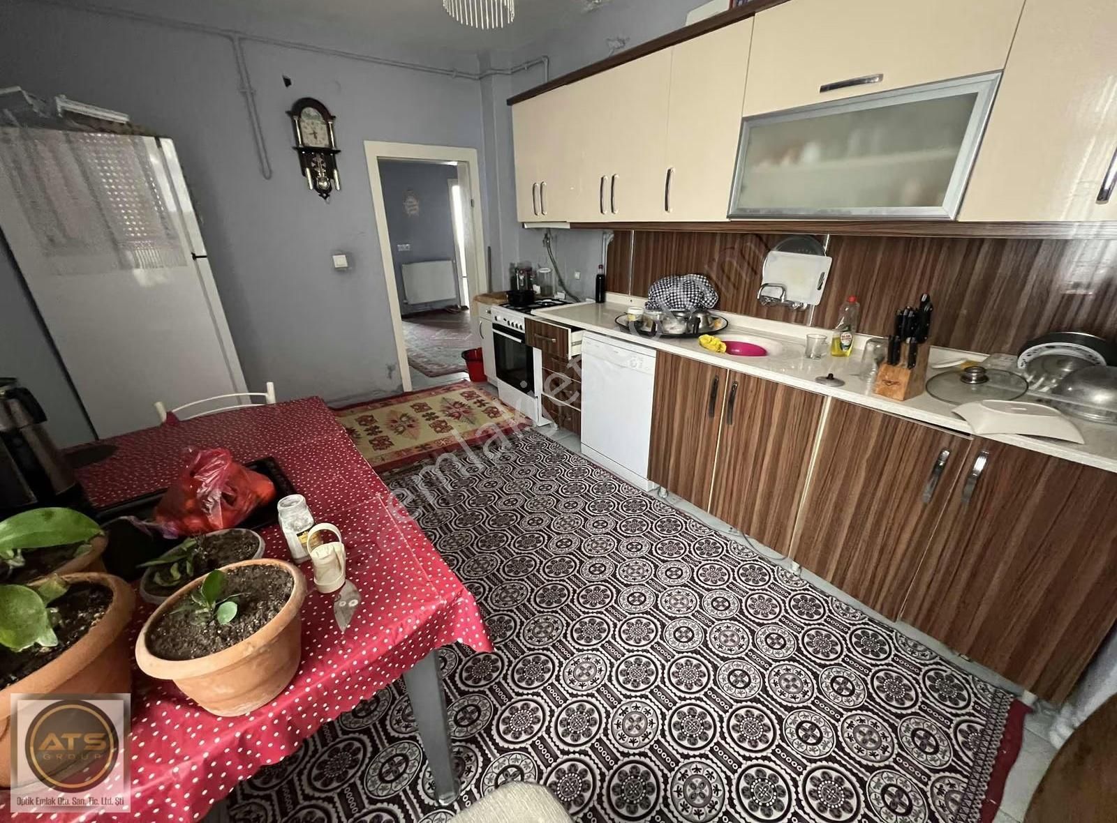 Eskişehir Bağlarında Satılık 3 Katlı Bina - Görsel 8