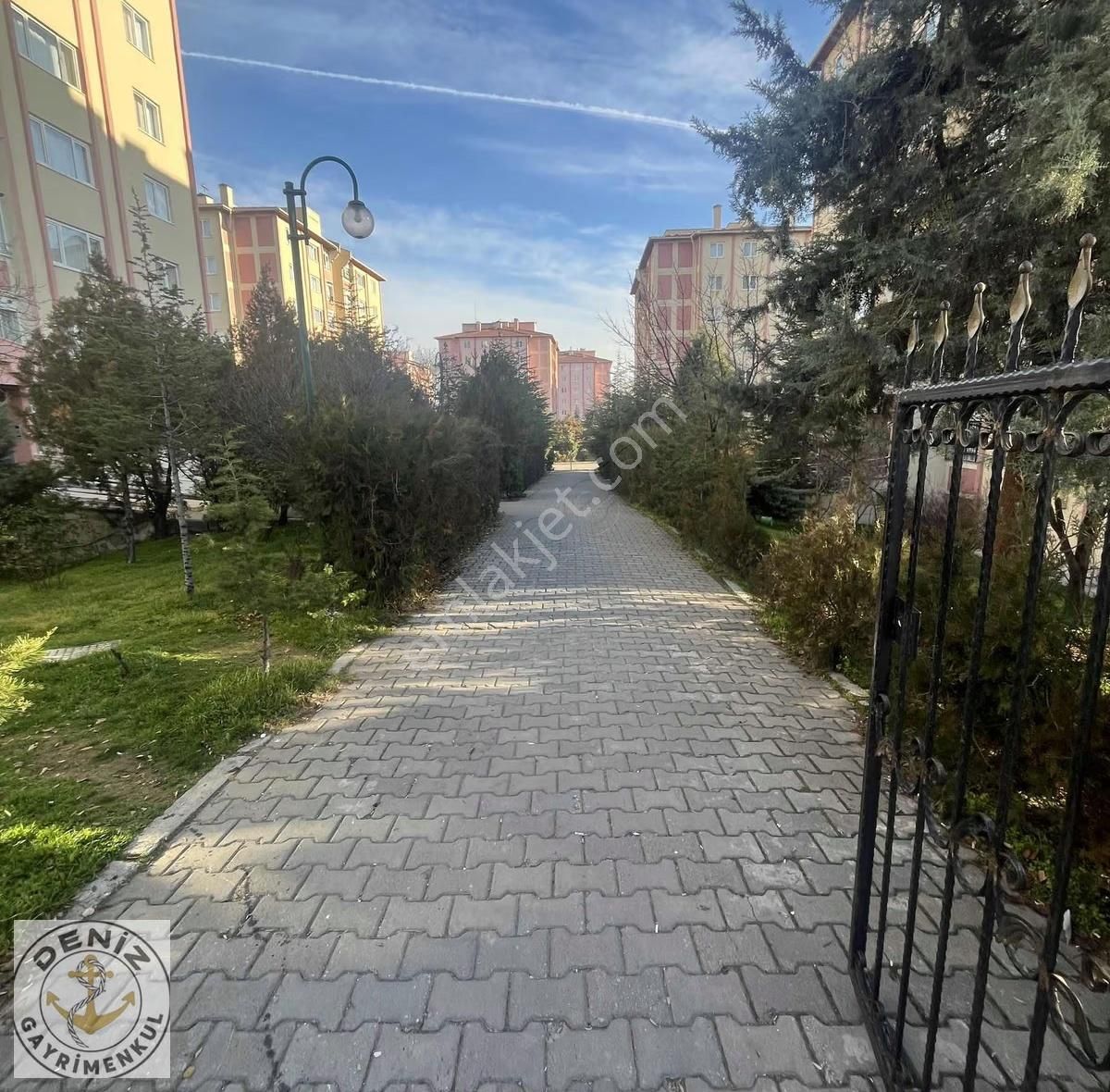 Toki Bloklarında Merkezi Lokasyon Yapılı Satılık Daire - Görsel 22