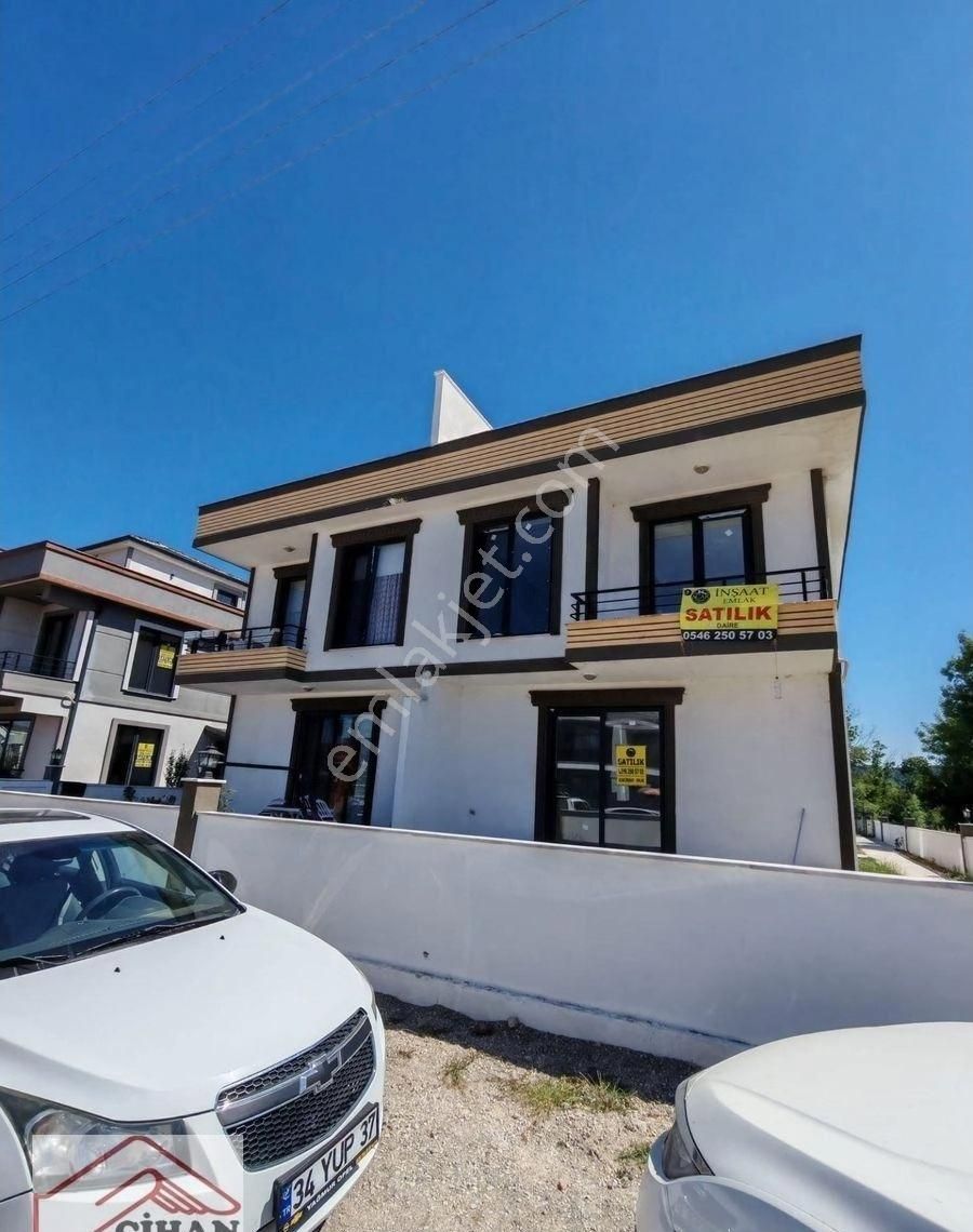 Aziziye Mah. Cadde Üzerinde Havuzlu Site İçerisinde 3+1 Tribleks